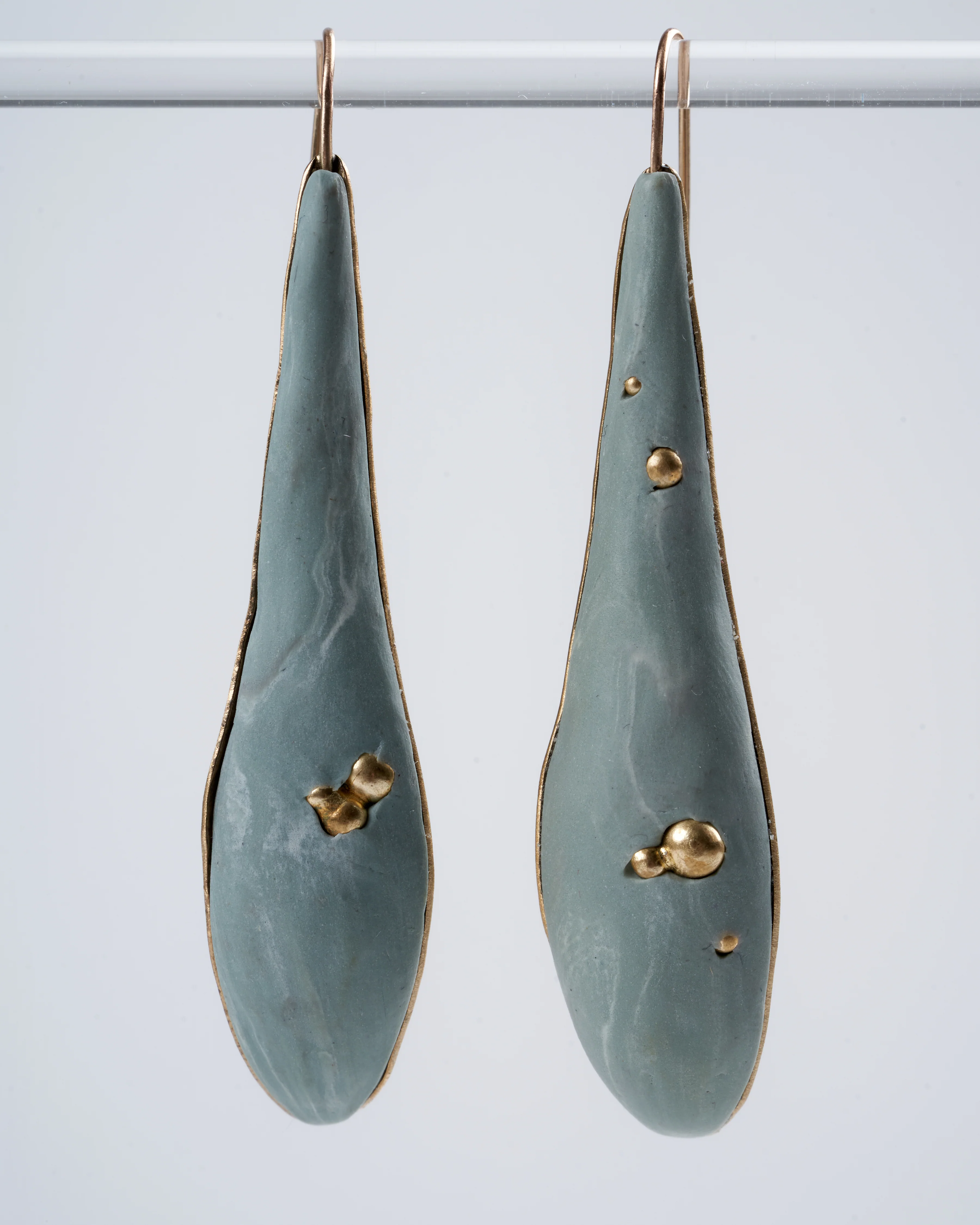 olive leaf clay earring - light blue - Image 2