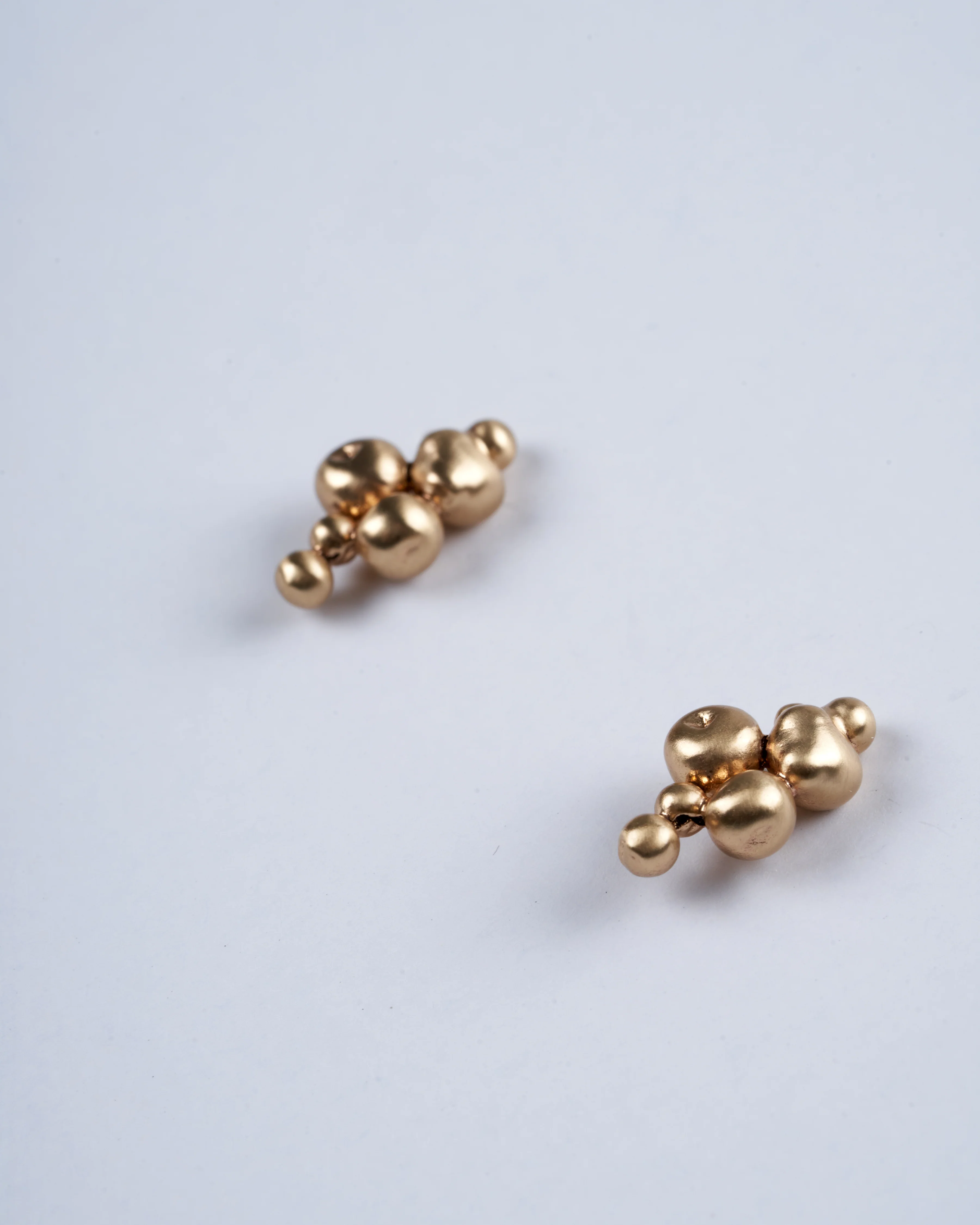 ore bronze post earring - gold - Image 2