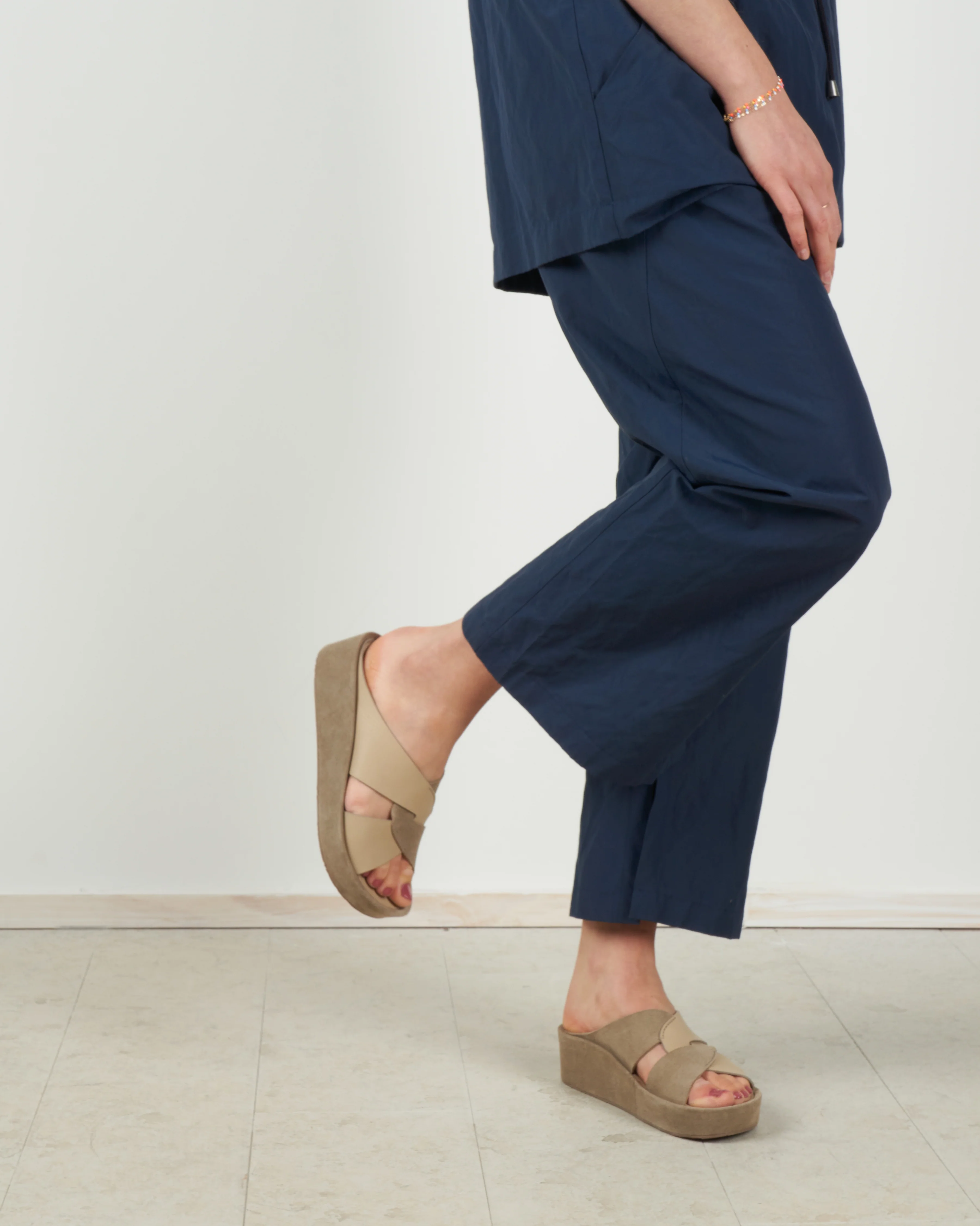 split hem capri pant - navy - Image 2