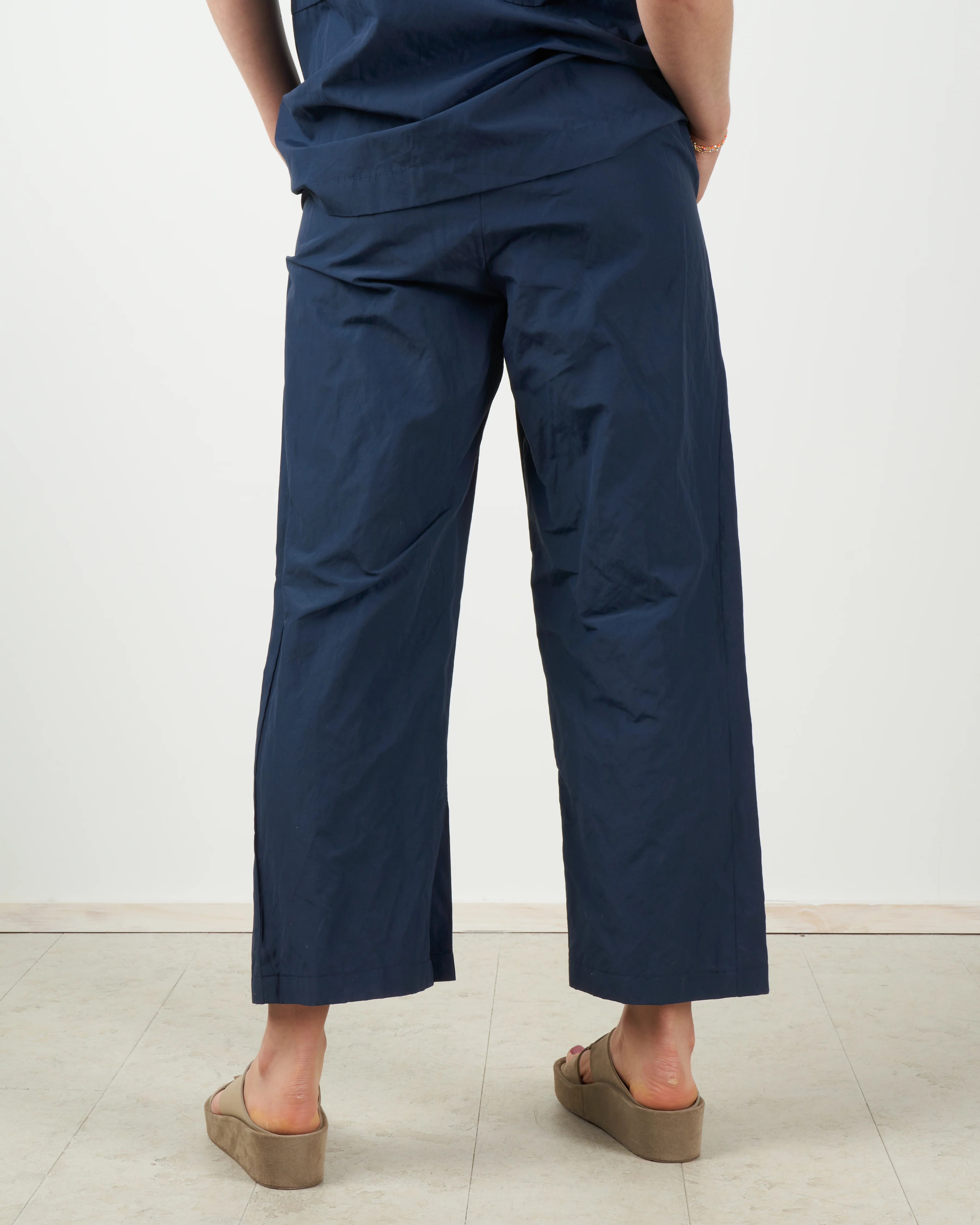 split hem capri pant - navy - Image 3