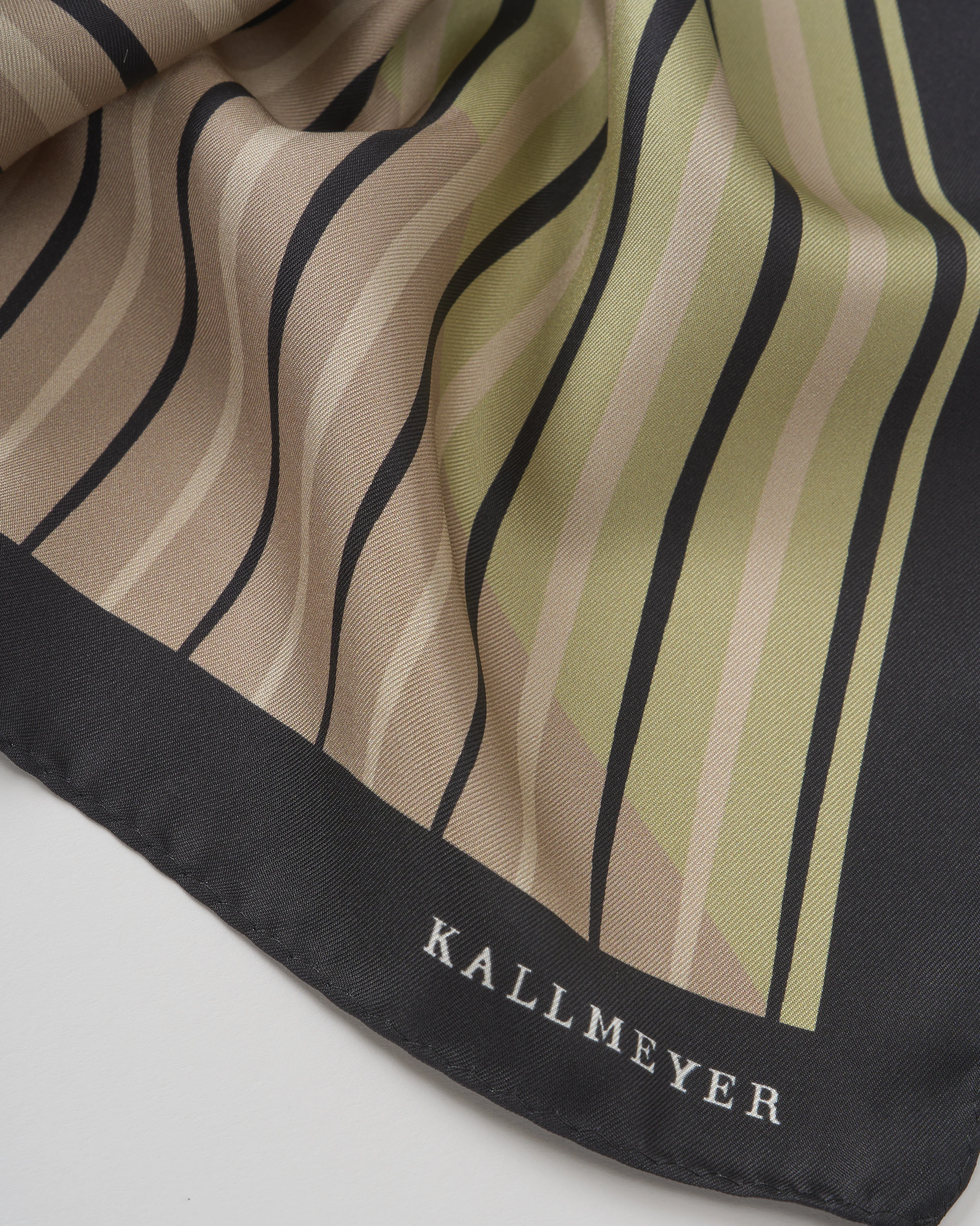 large fluted scarf - Image 2
