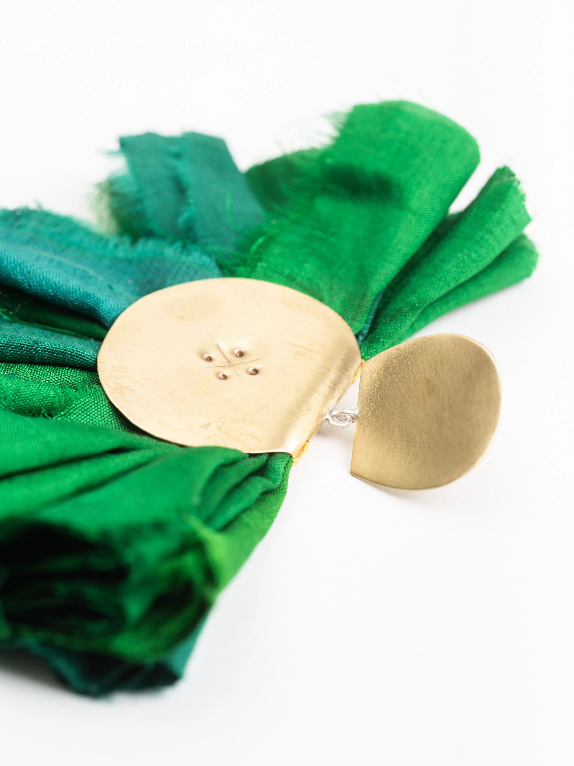 silk hand fan earrings - green - Image 4