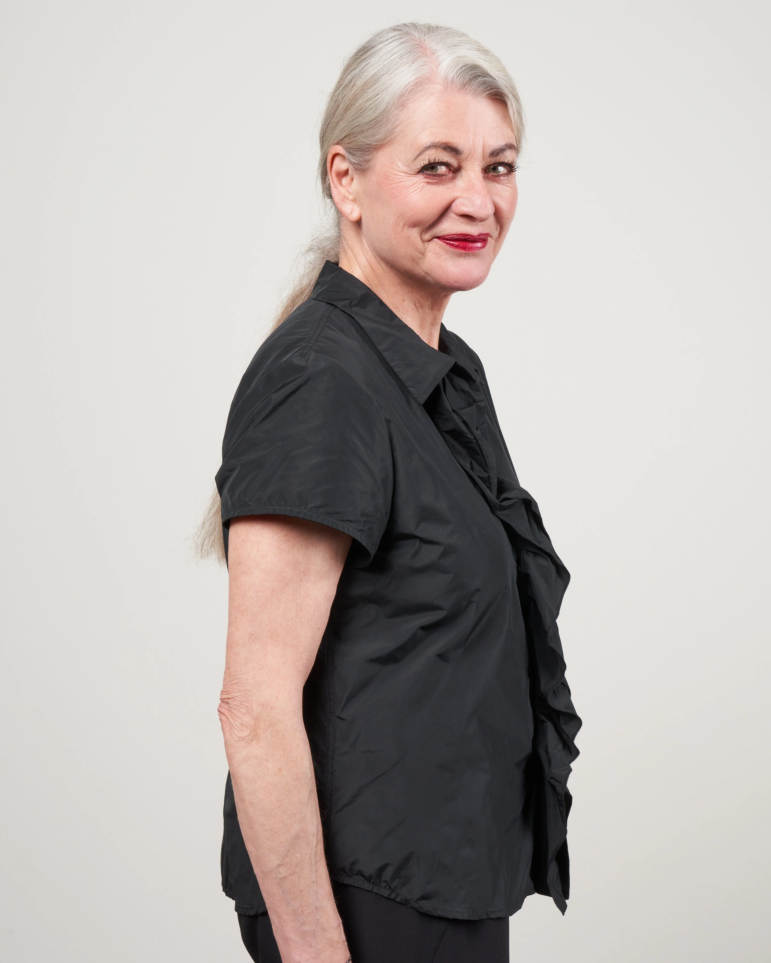 short sleeve ruffle blouse - black - Image 3