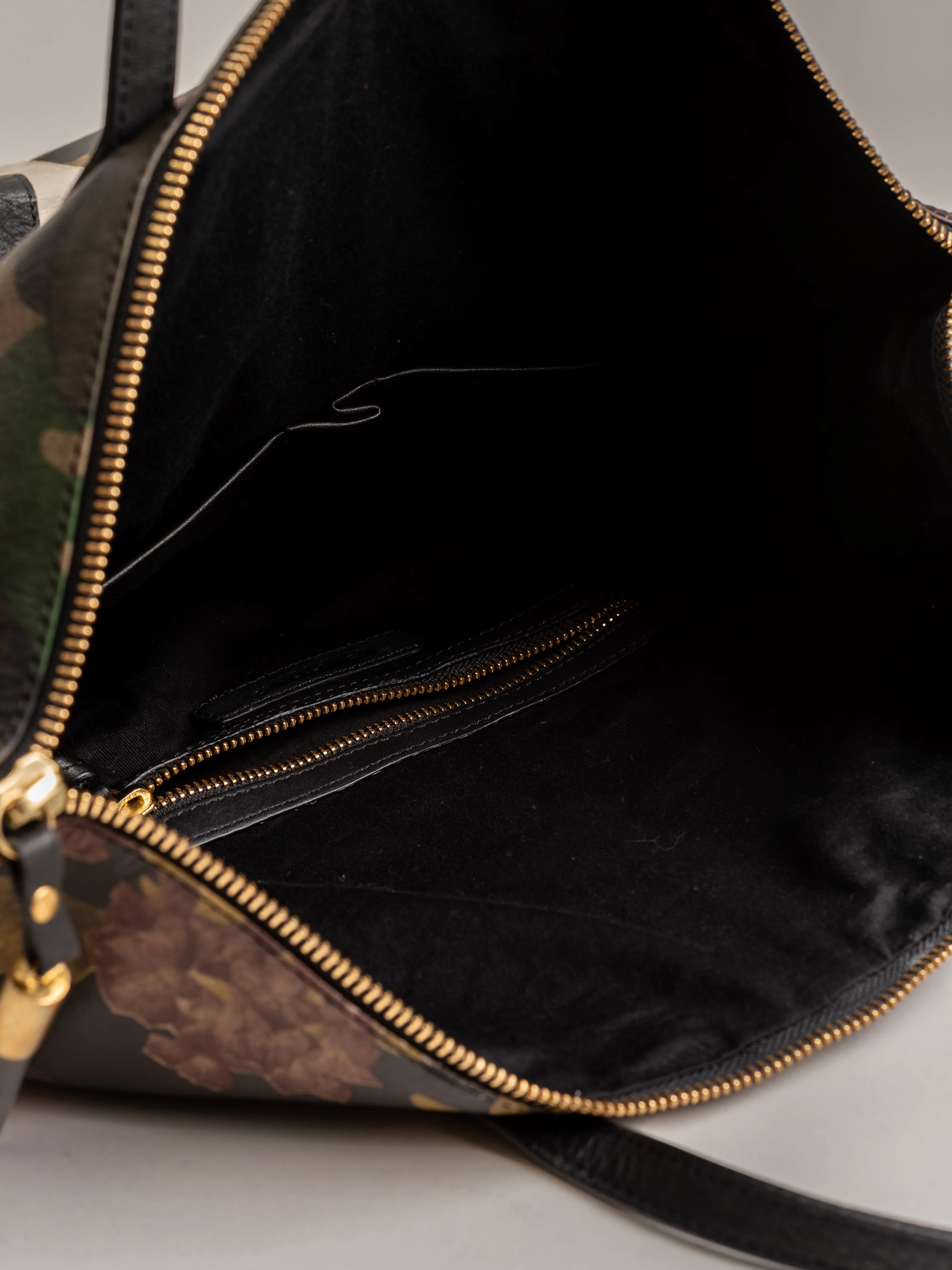 foldover tote - black peony & dark camo - Image 4