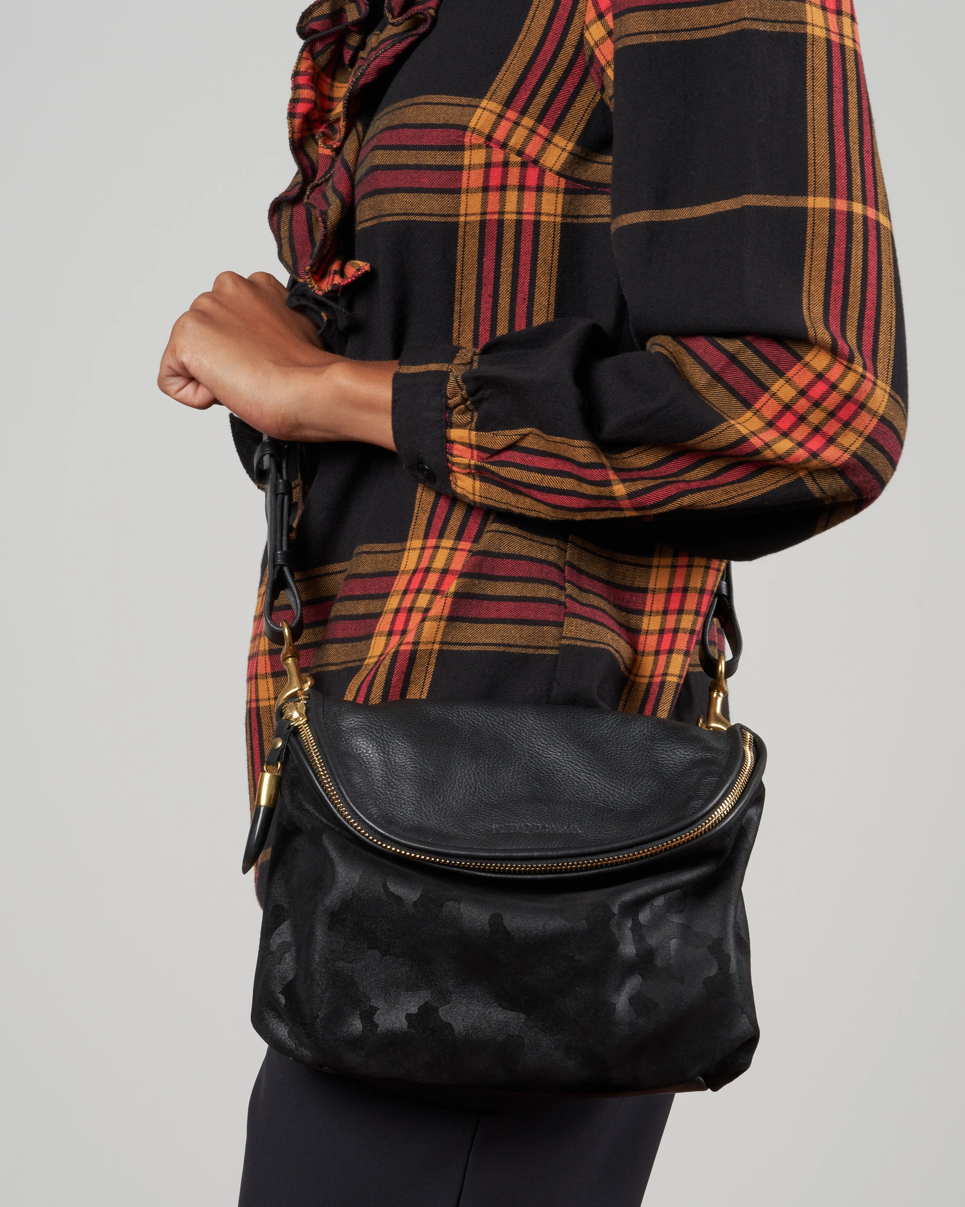 mini windbourne - black camo suede
