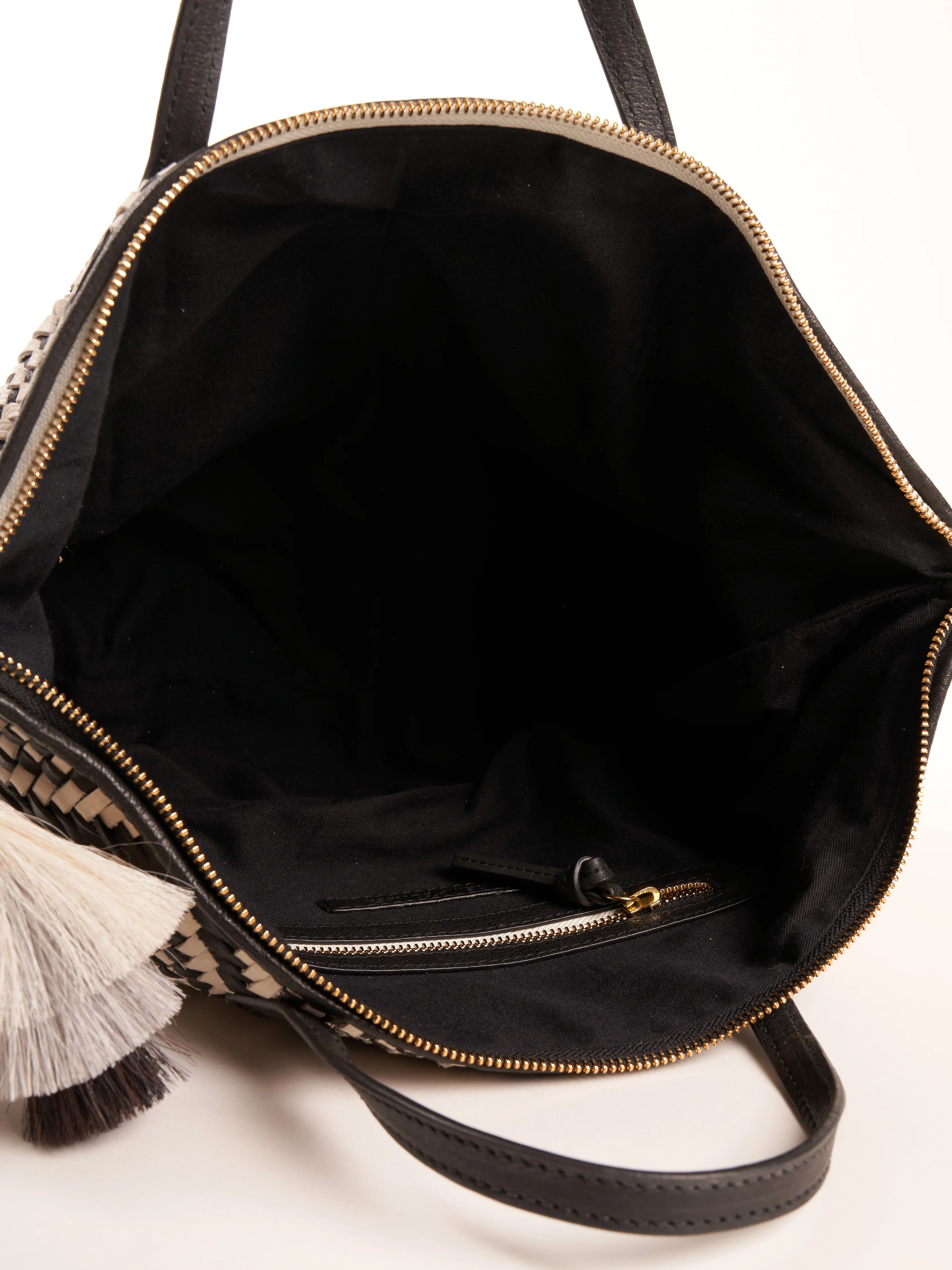 devon holdall - black & white - Image 4