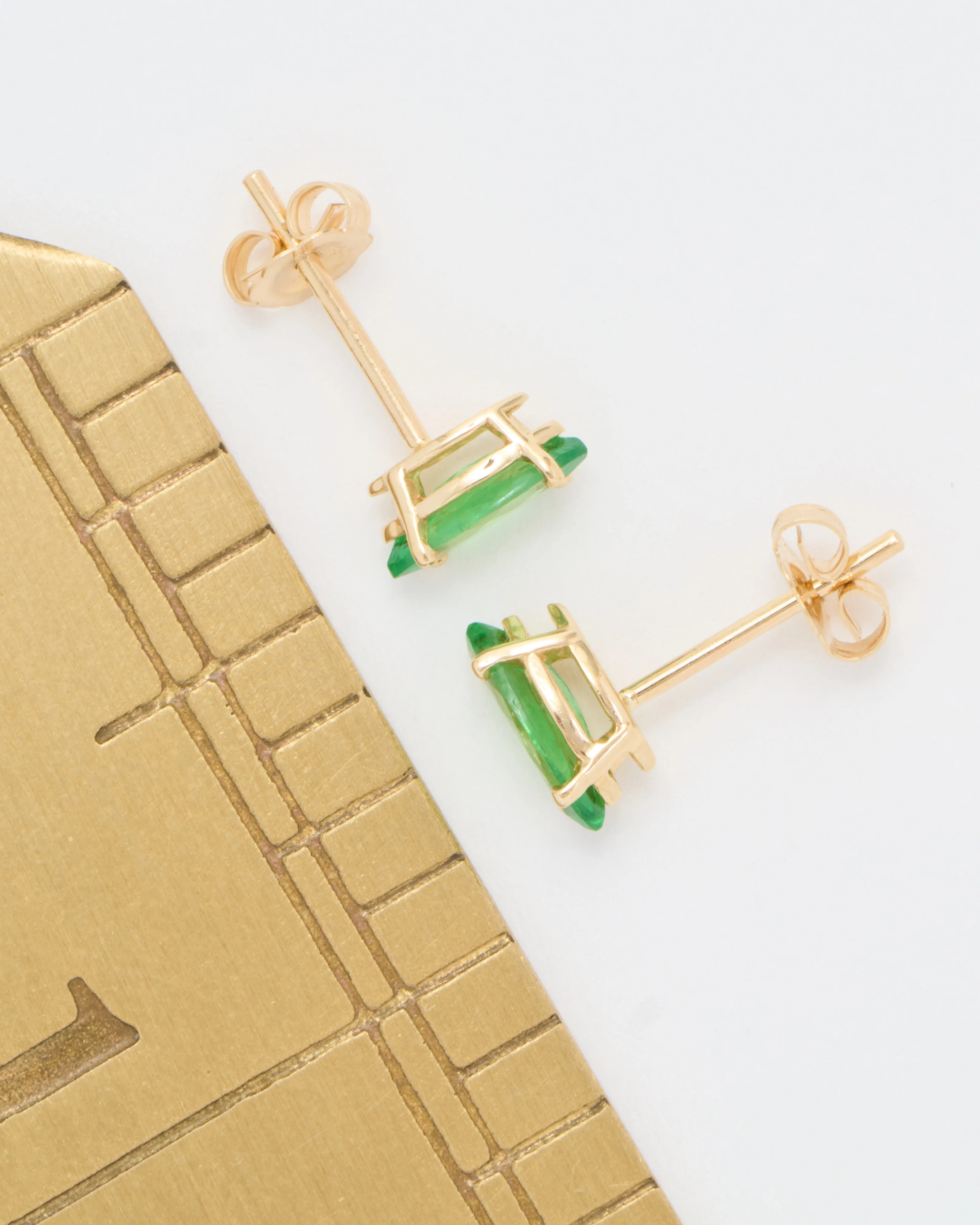 tsavorite garnet stud earrings - Image 5