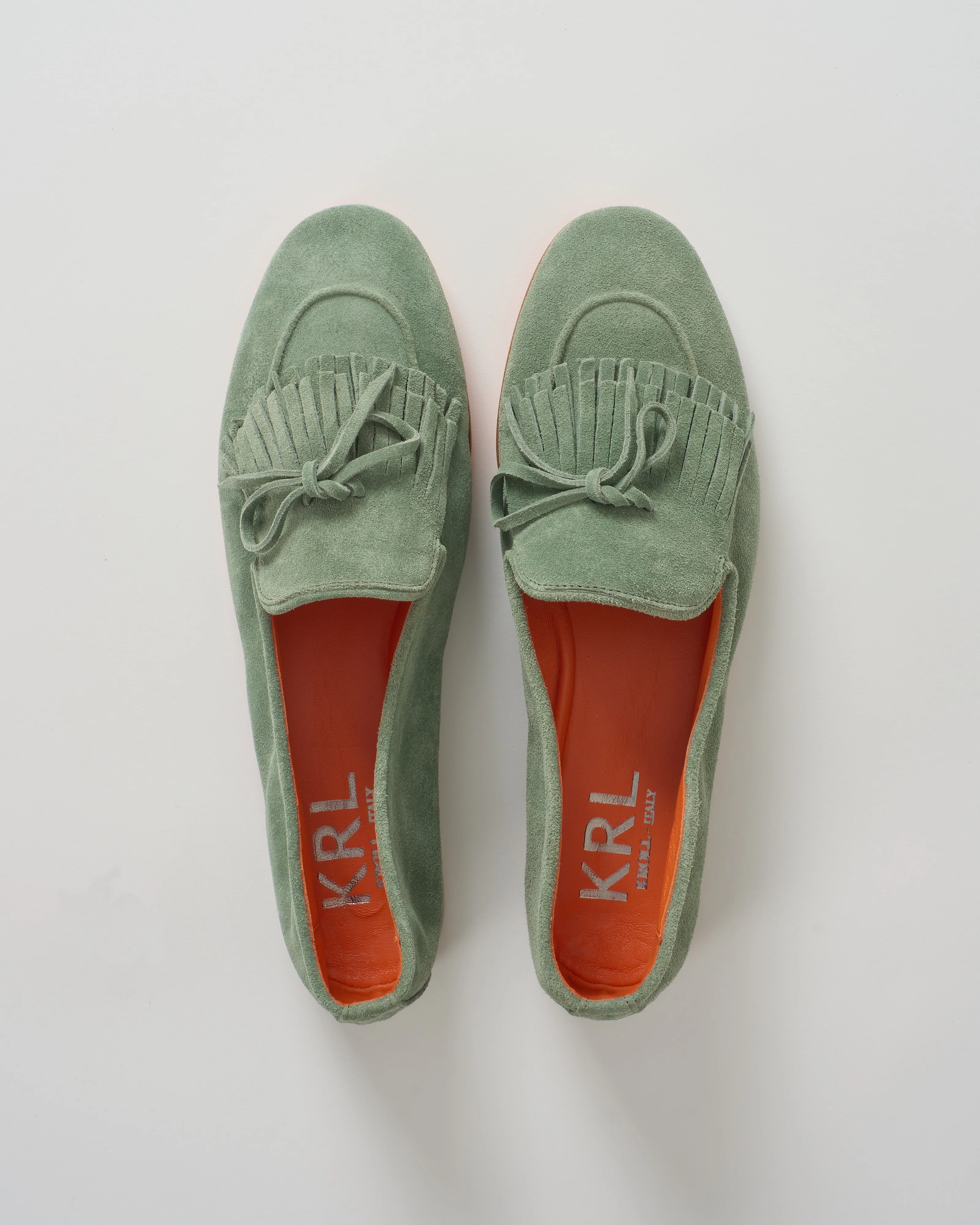 round toe flat loafer with kiltie bow - Image 2