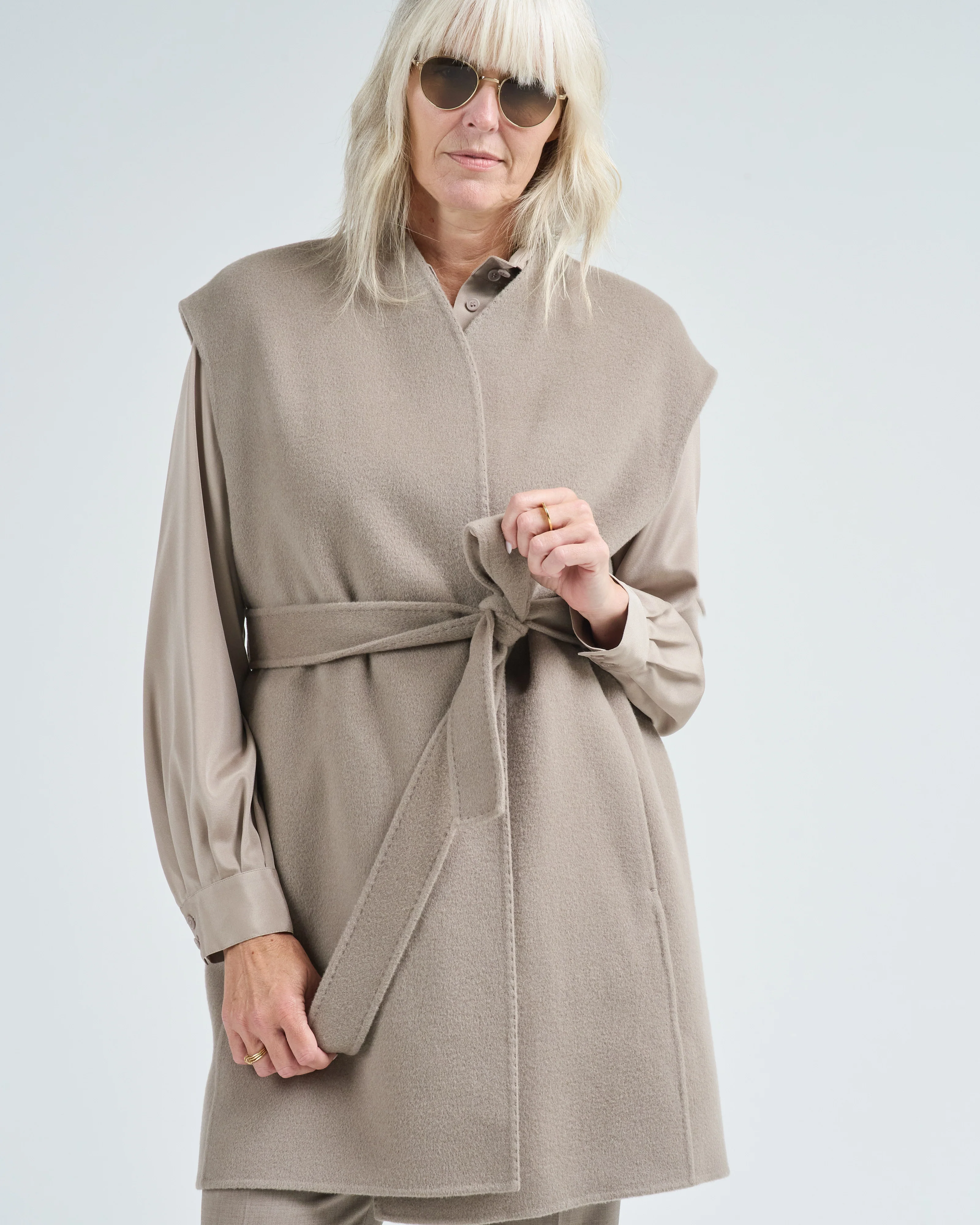 open front vest w/ self belt - Image 5
