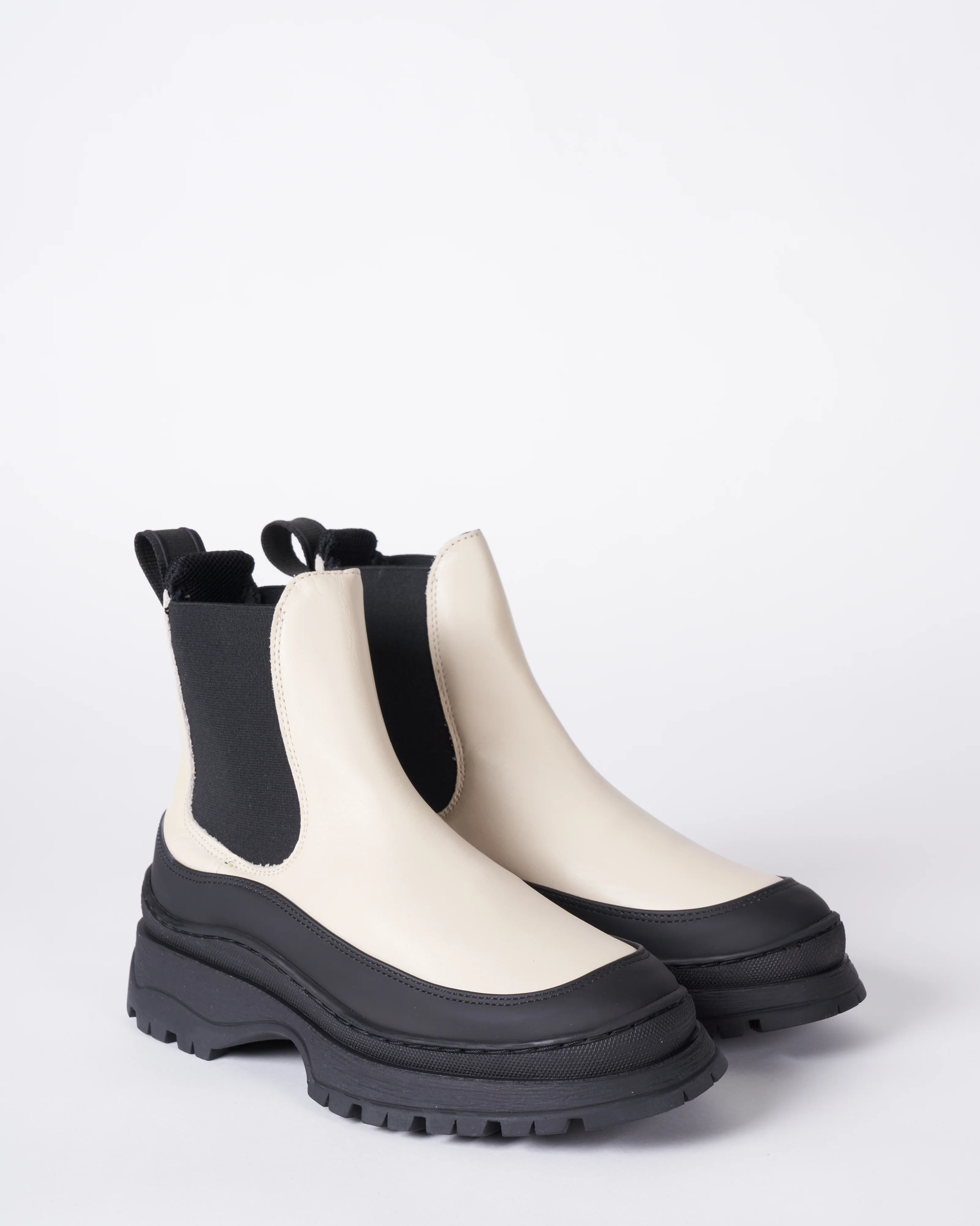 chelsea - short lug sole boot - Image 2