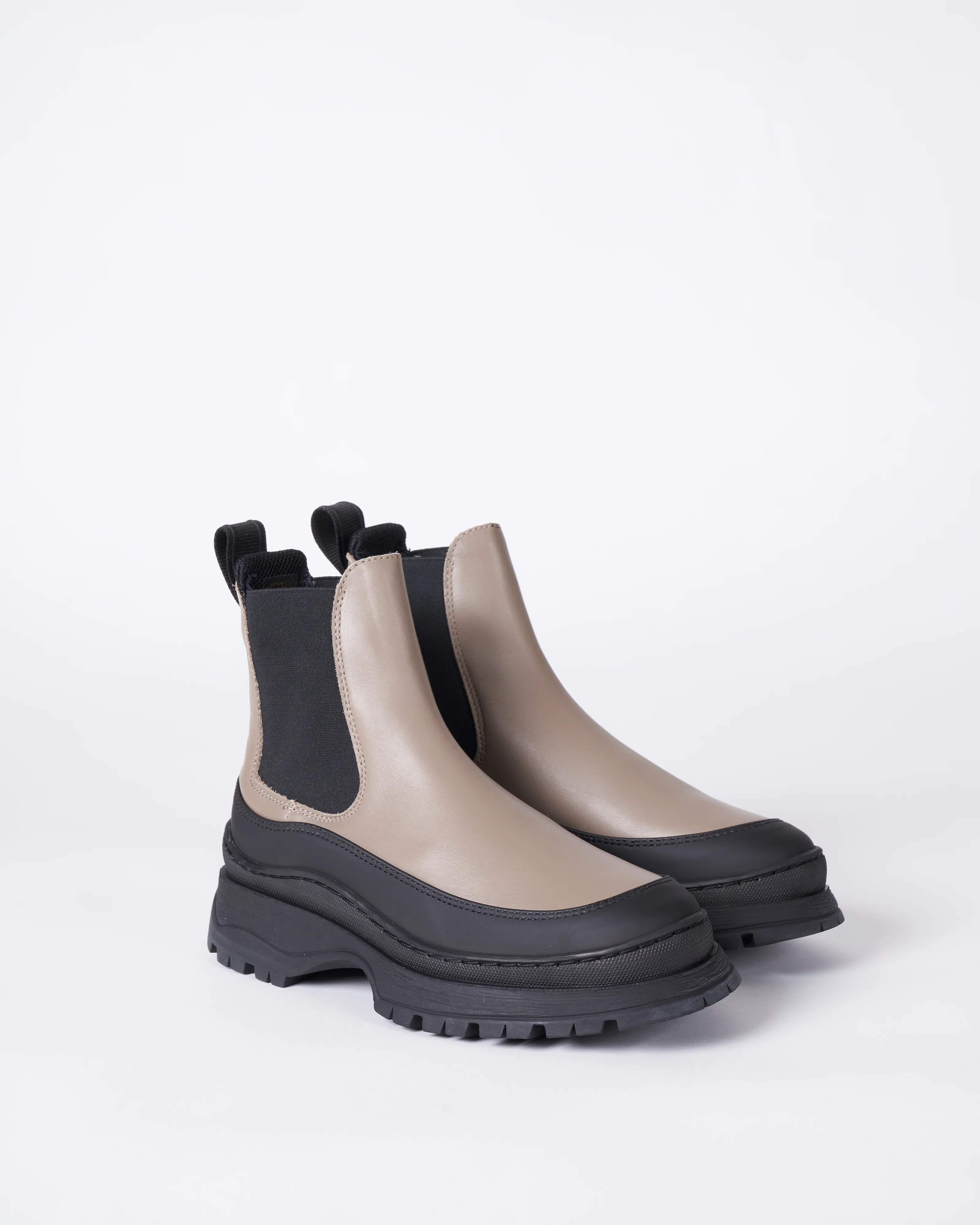 chelsea - short lug sole boot - Image 2