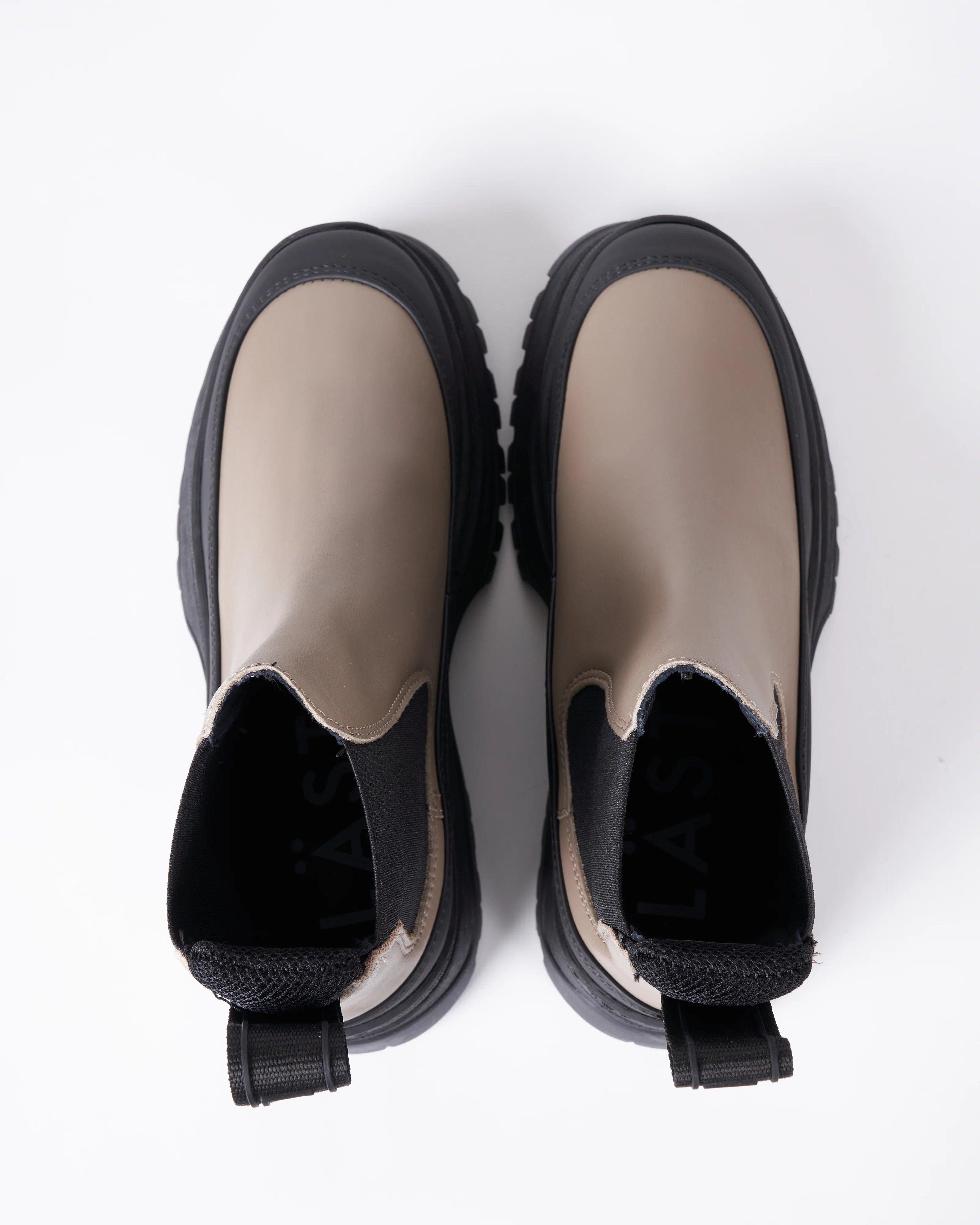 chelsea - short lug sole boot - Image 3