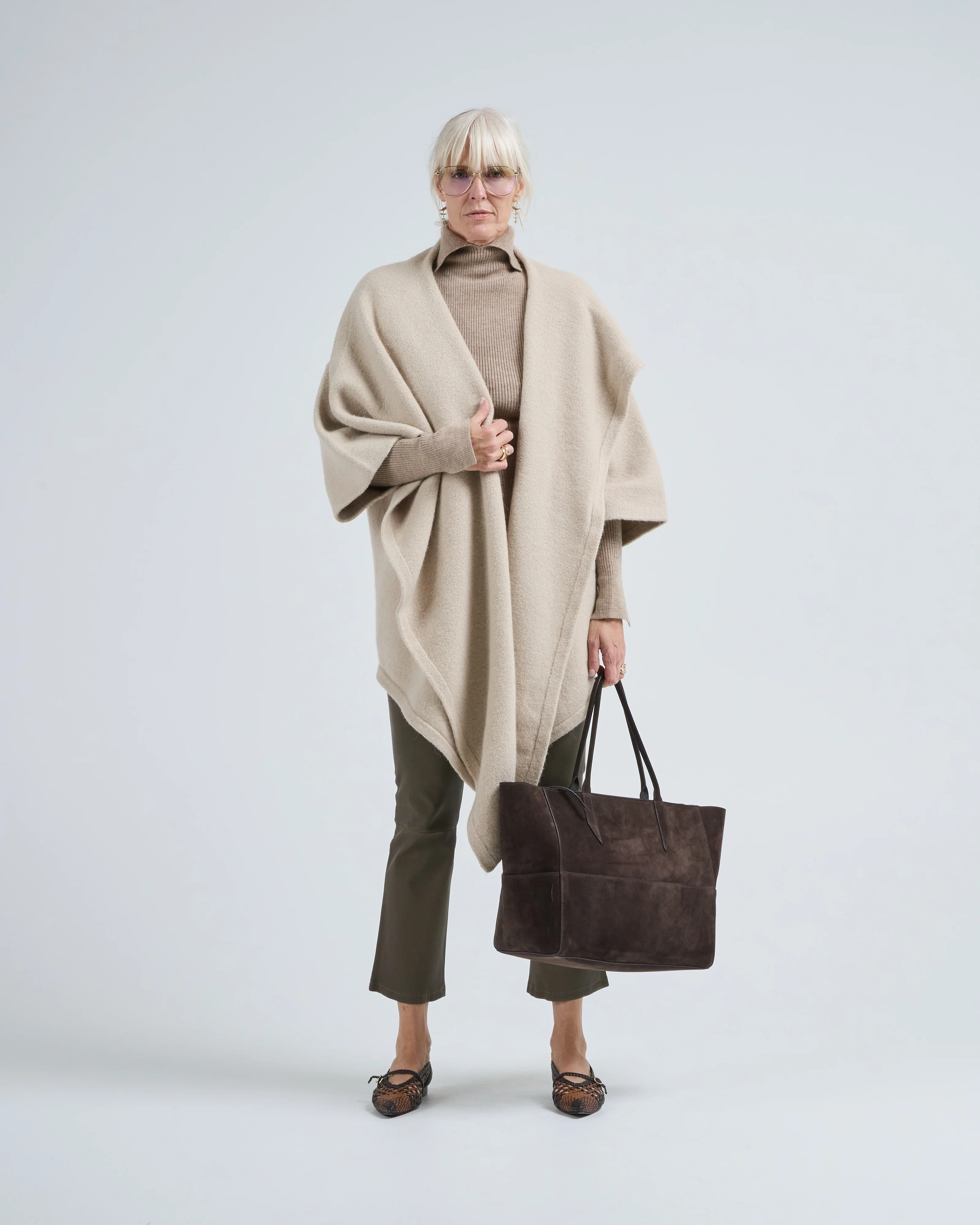 drape mantle - Image 2