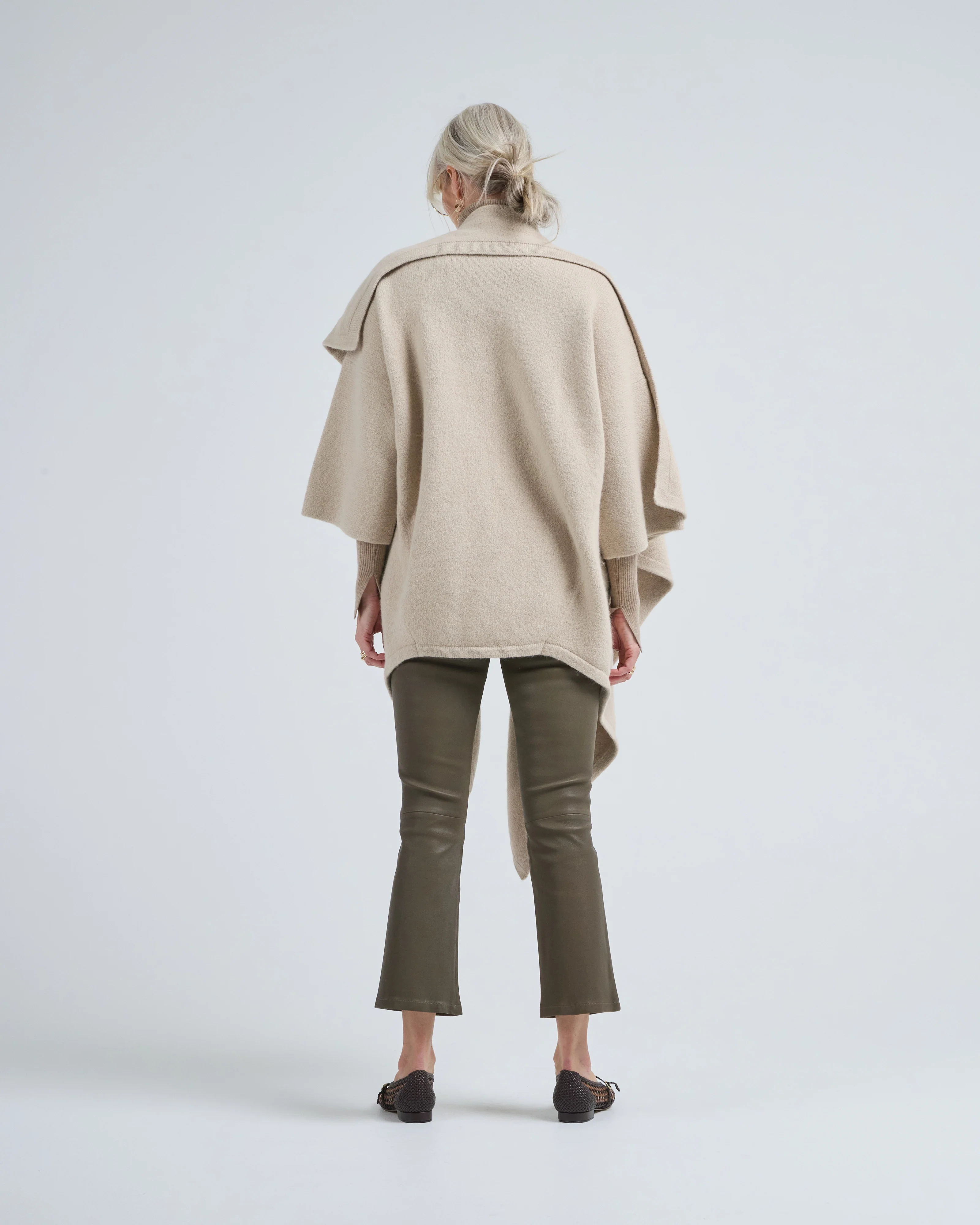 drape mantle - Image 4