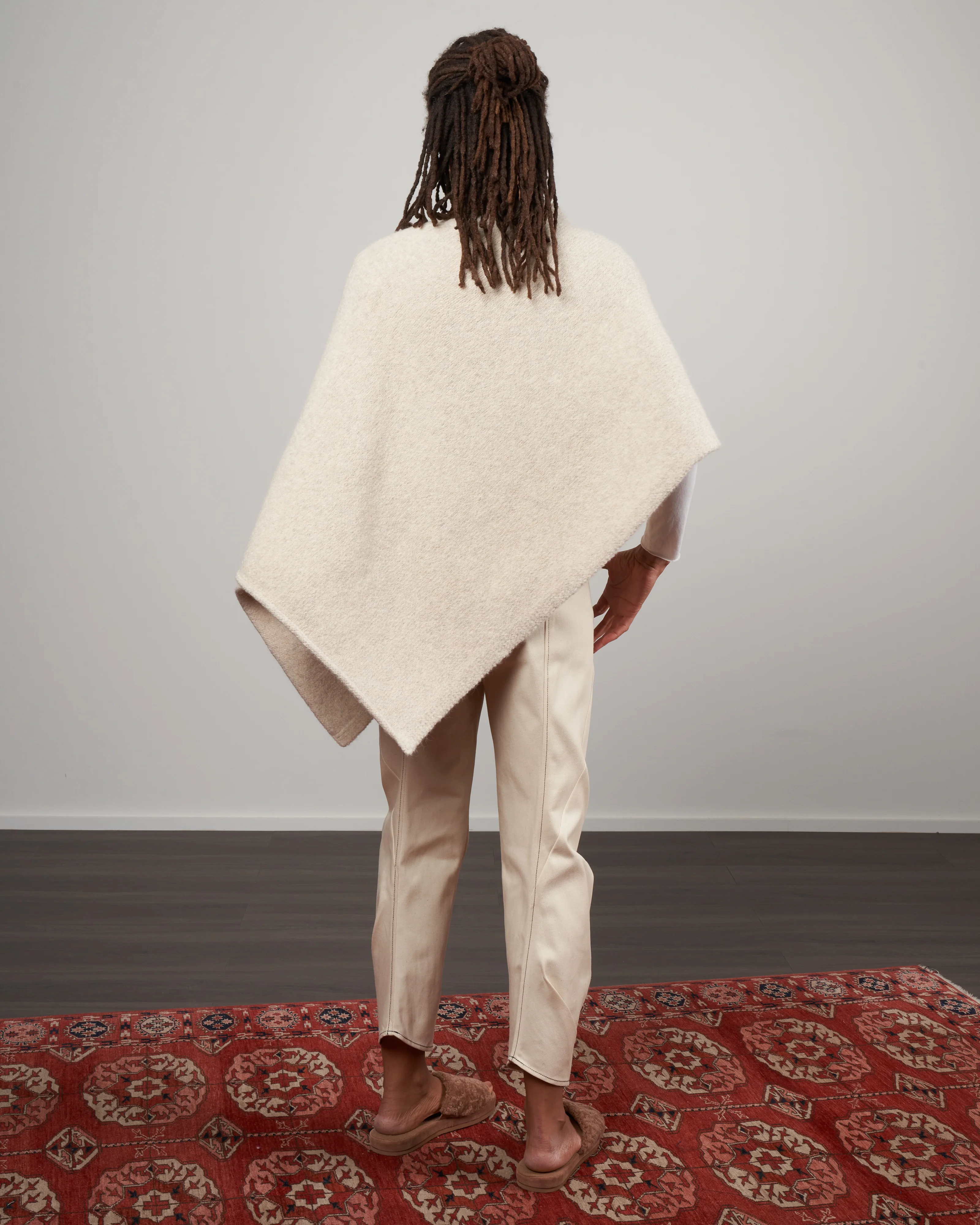 fold poncho - ecru - Image 4