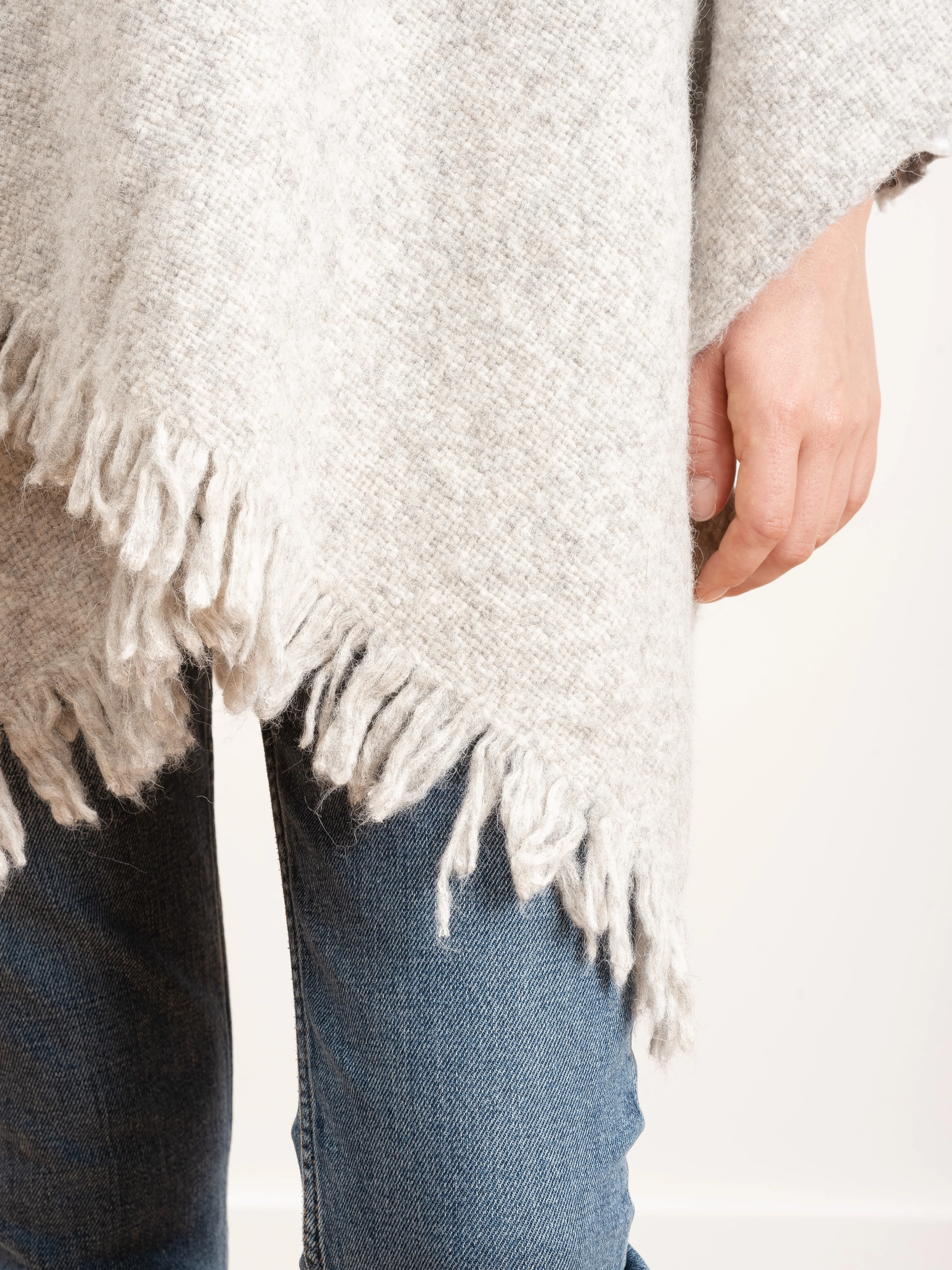 handwoven crop serape - natural grey - Image 5