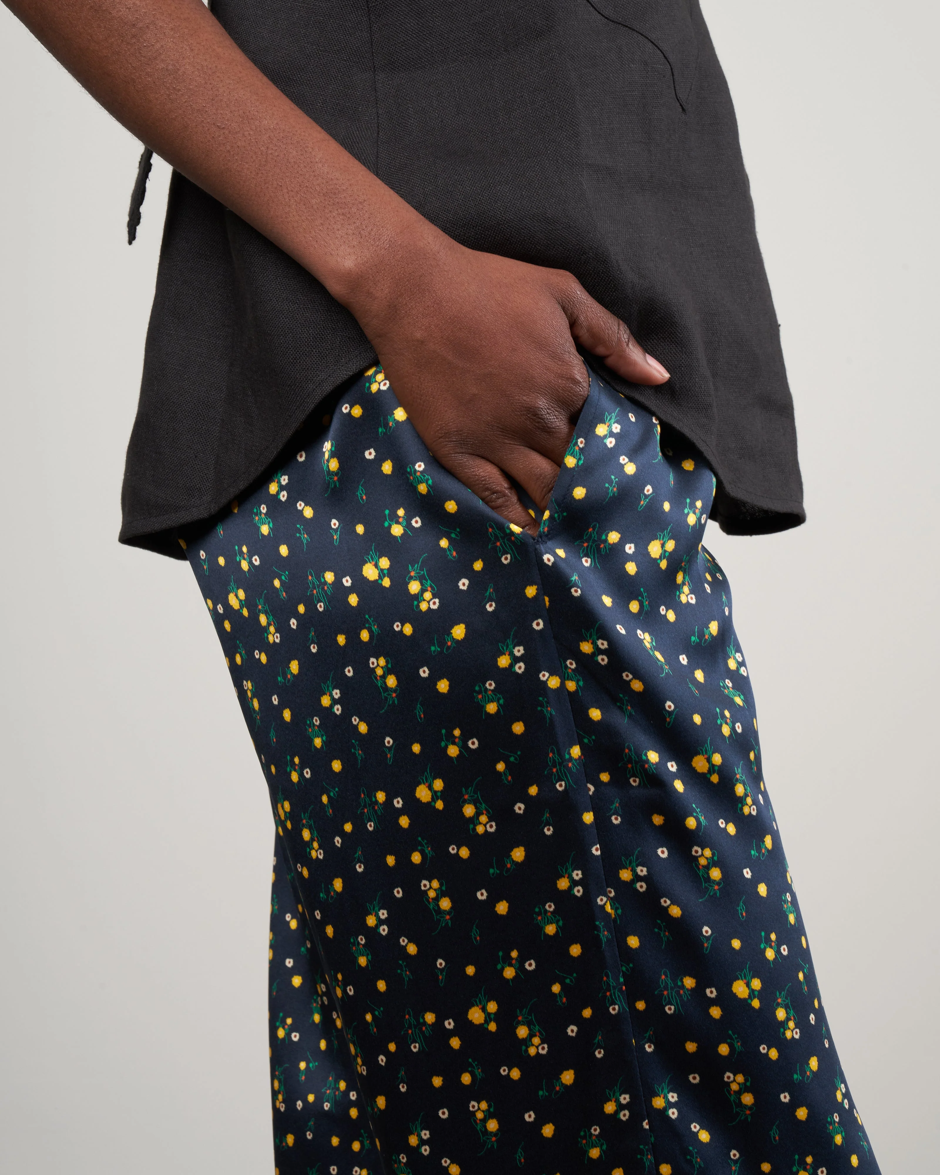bella relaxed pant - ditsy floral - Image 5