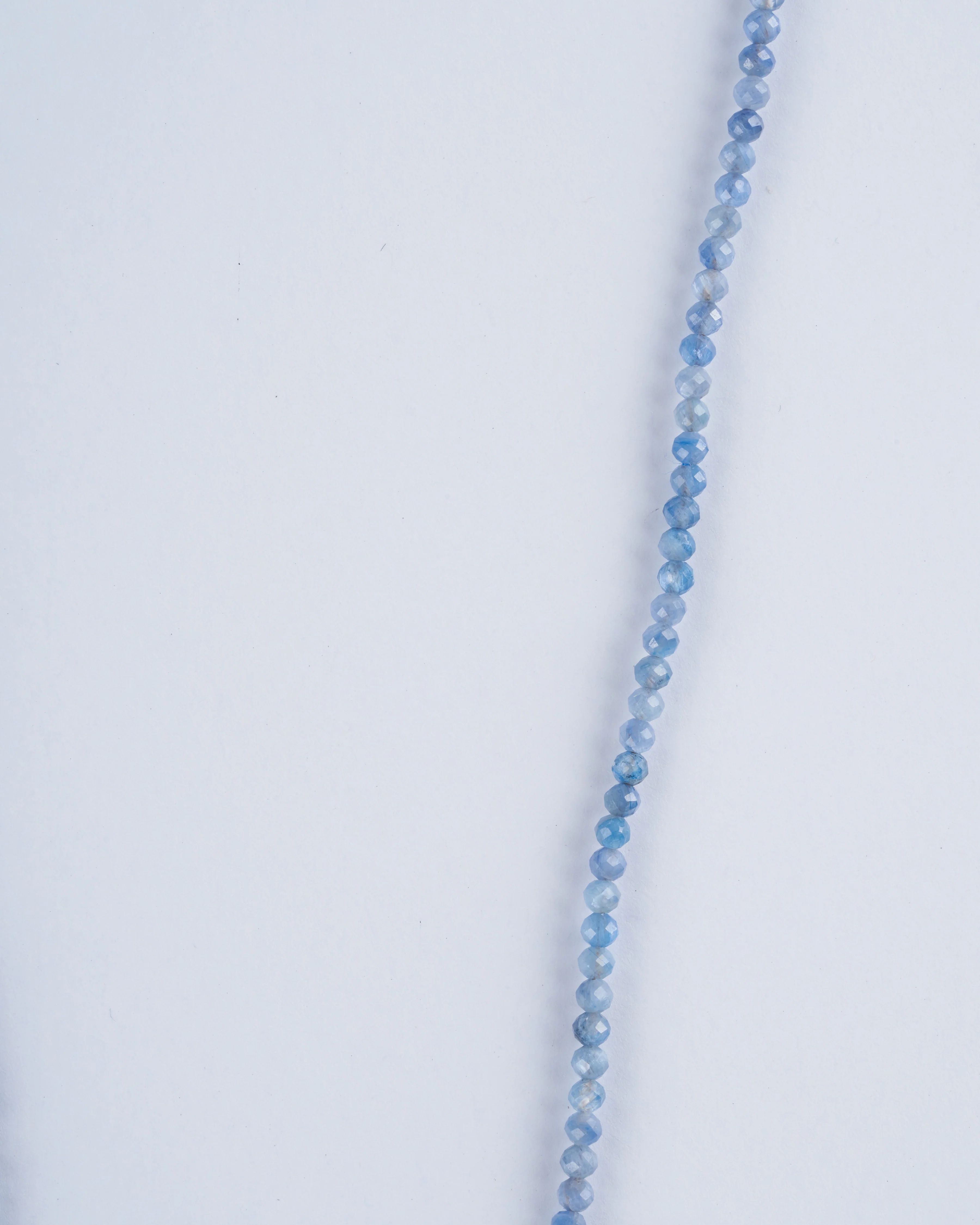15" unknotted kyanite necklace w/ 9k gold clasp - Image 2