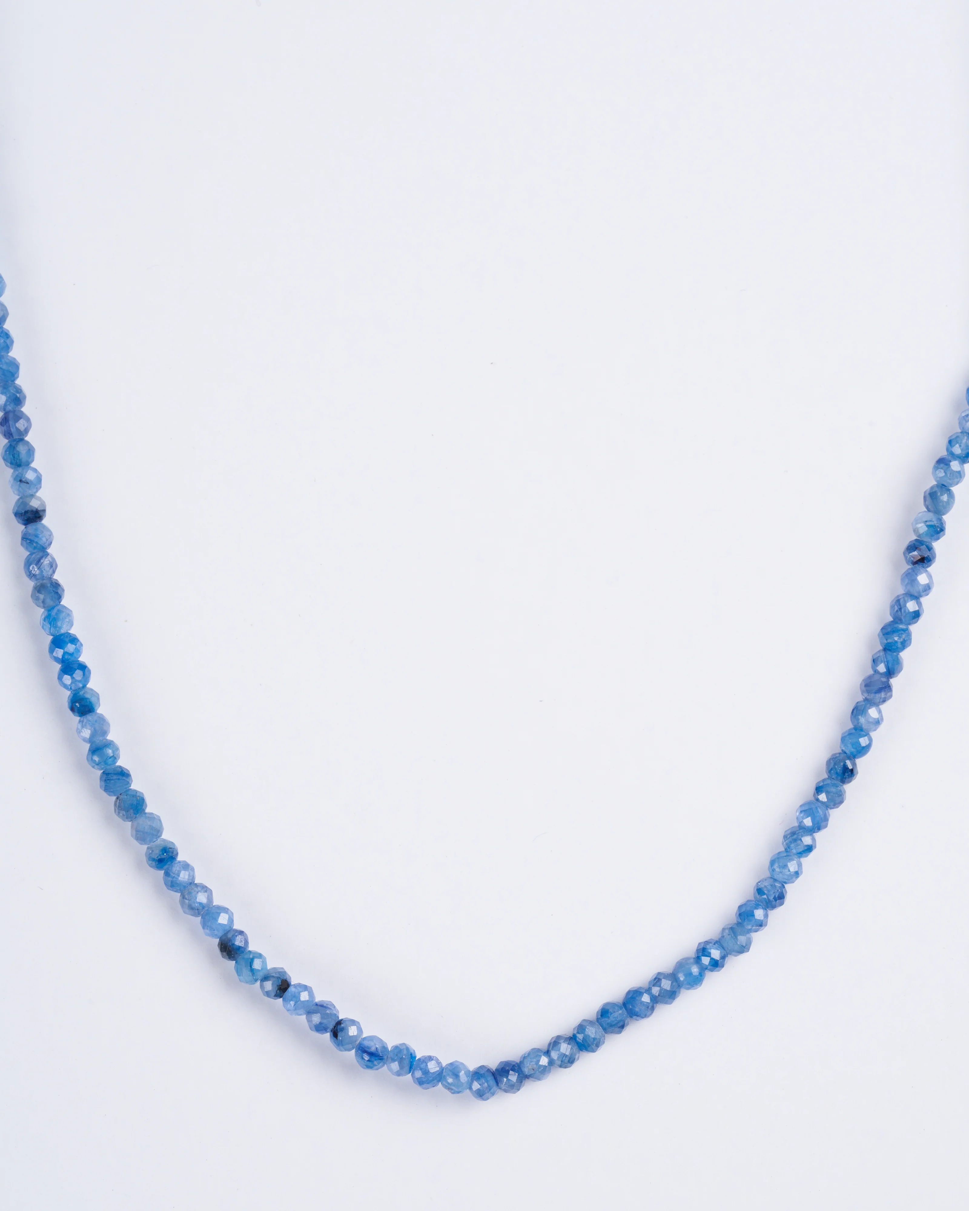 15" unknotted kyanite necklace w/ 9k gold clasp - Image 3