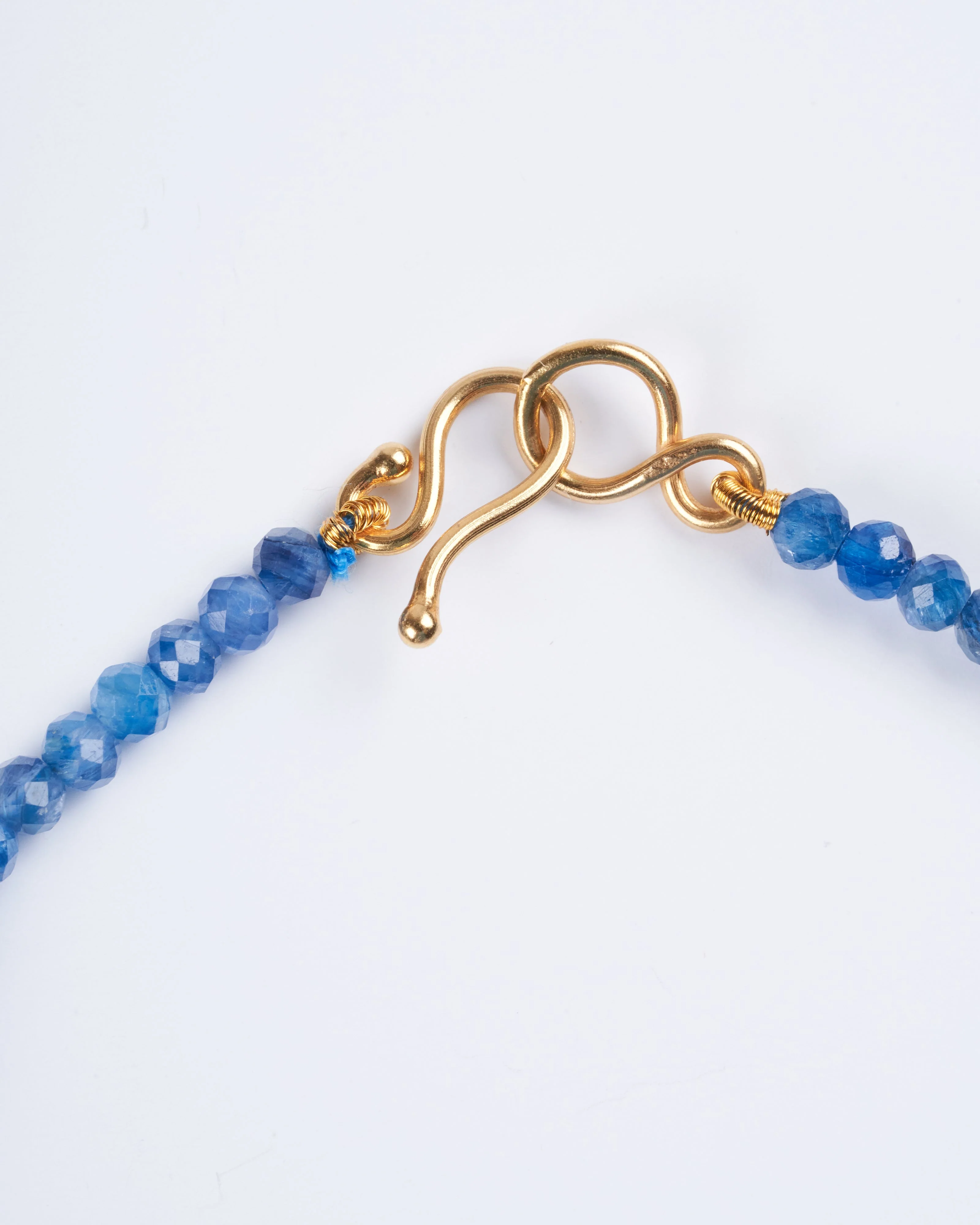 2mm unknotted kyanite bracelet w/ 9k clasp - stone - Image 5