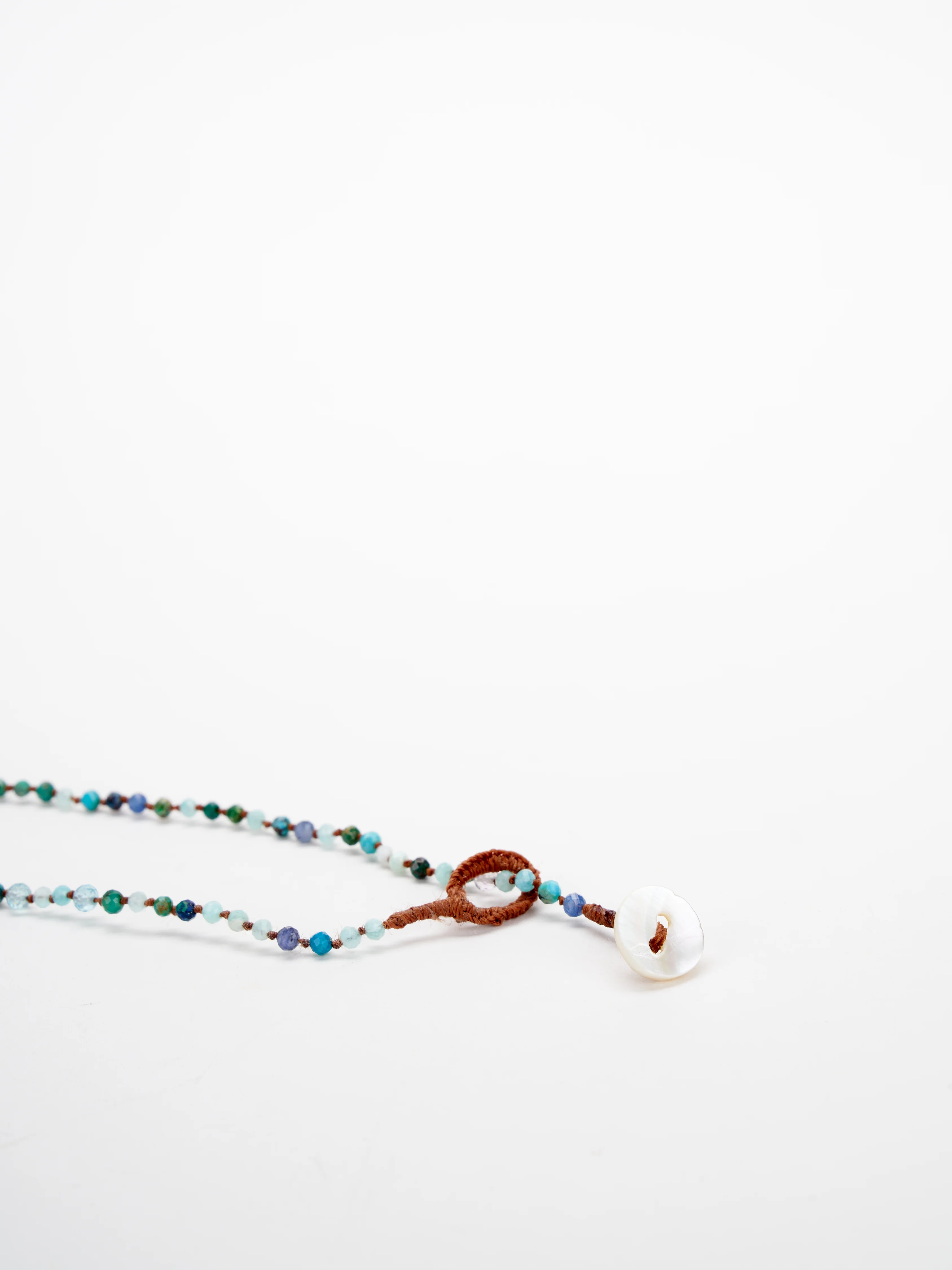 32 blue gem button necklace - blue - Image 4