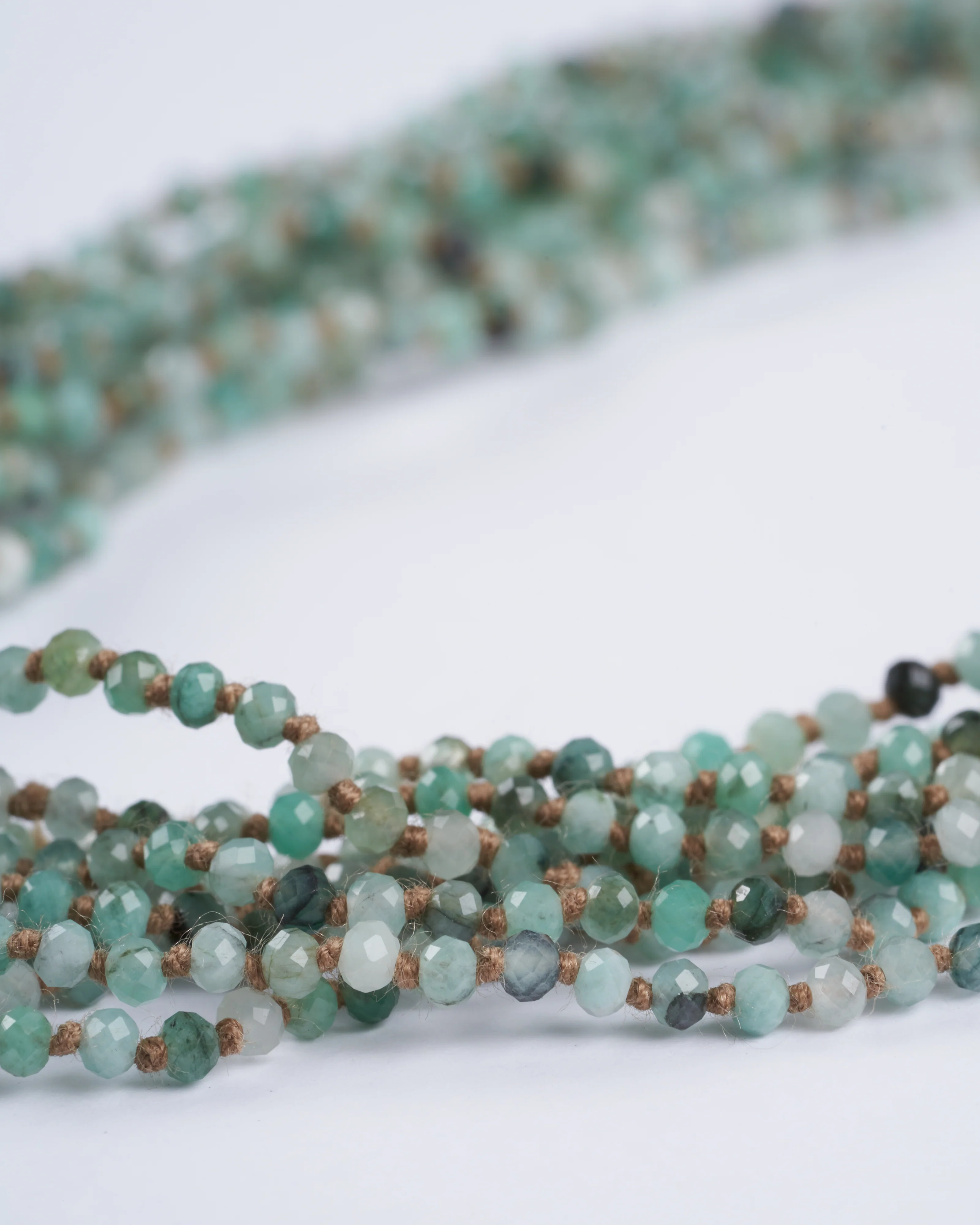 9 line emerald adjustable necklace - green - Image 3