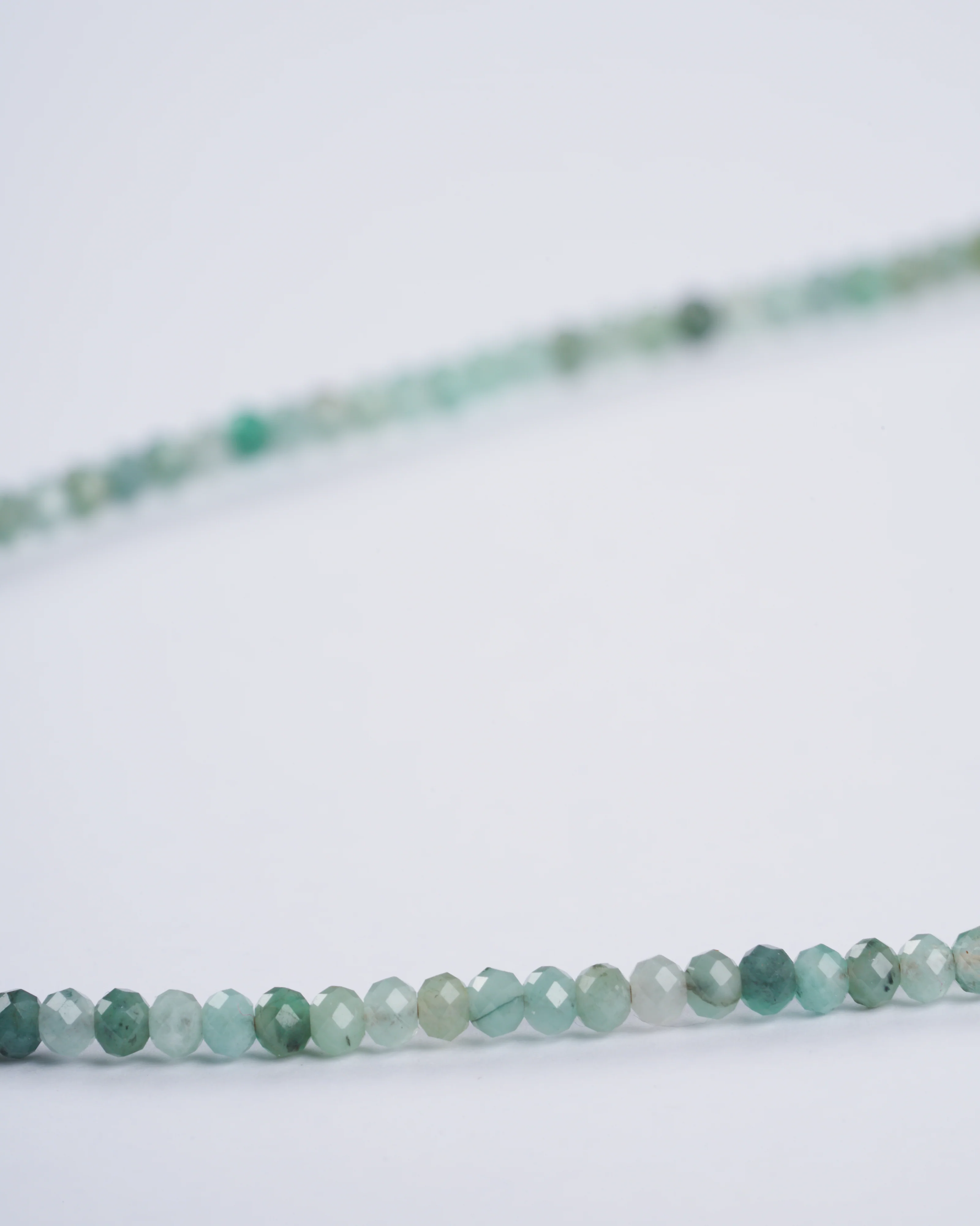 emerald necklace w/9k clasp - 30" - green - Image 3