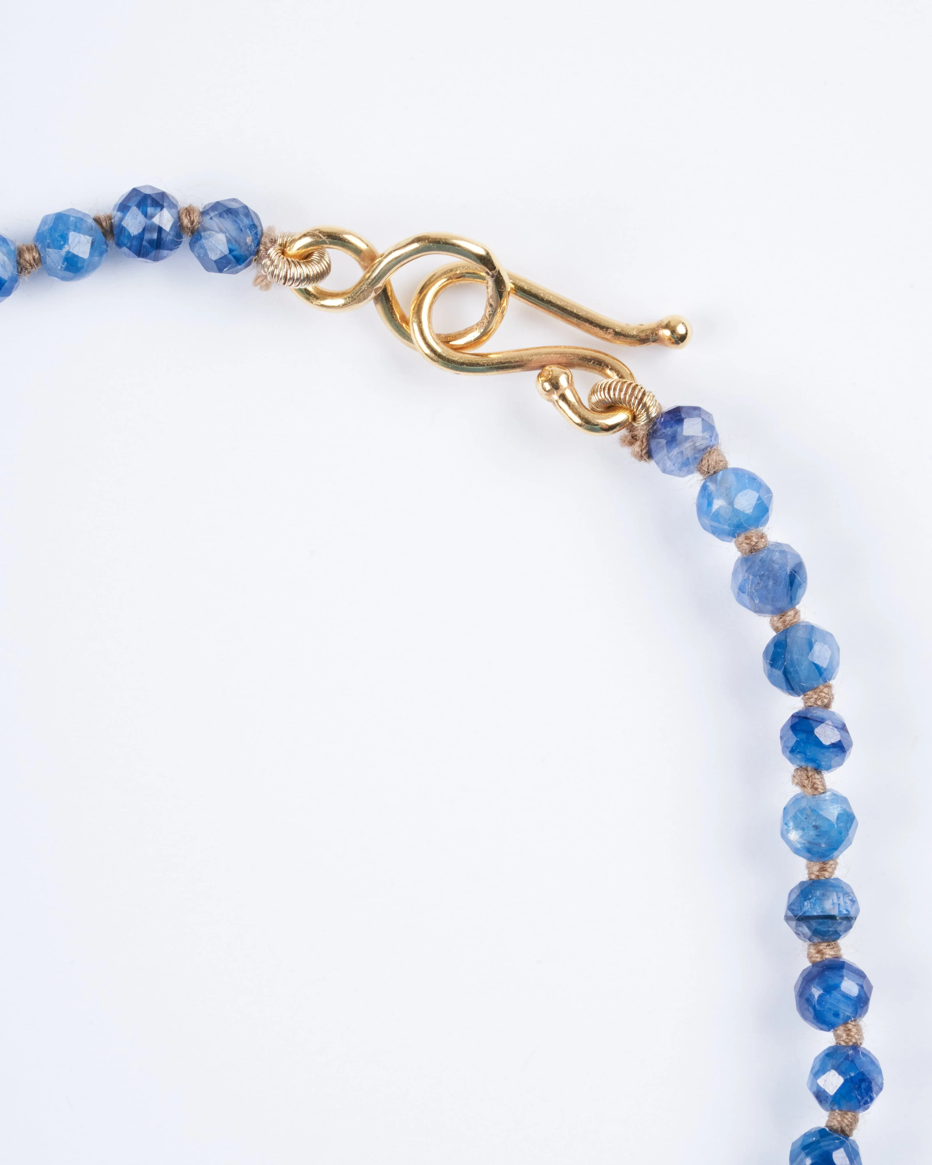 kyanite 9k clasp bracelet - stone - Image 3