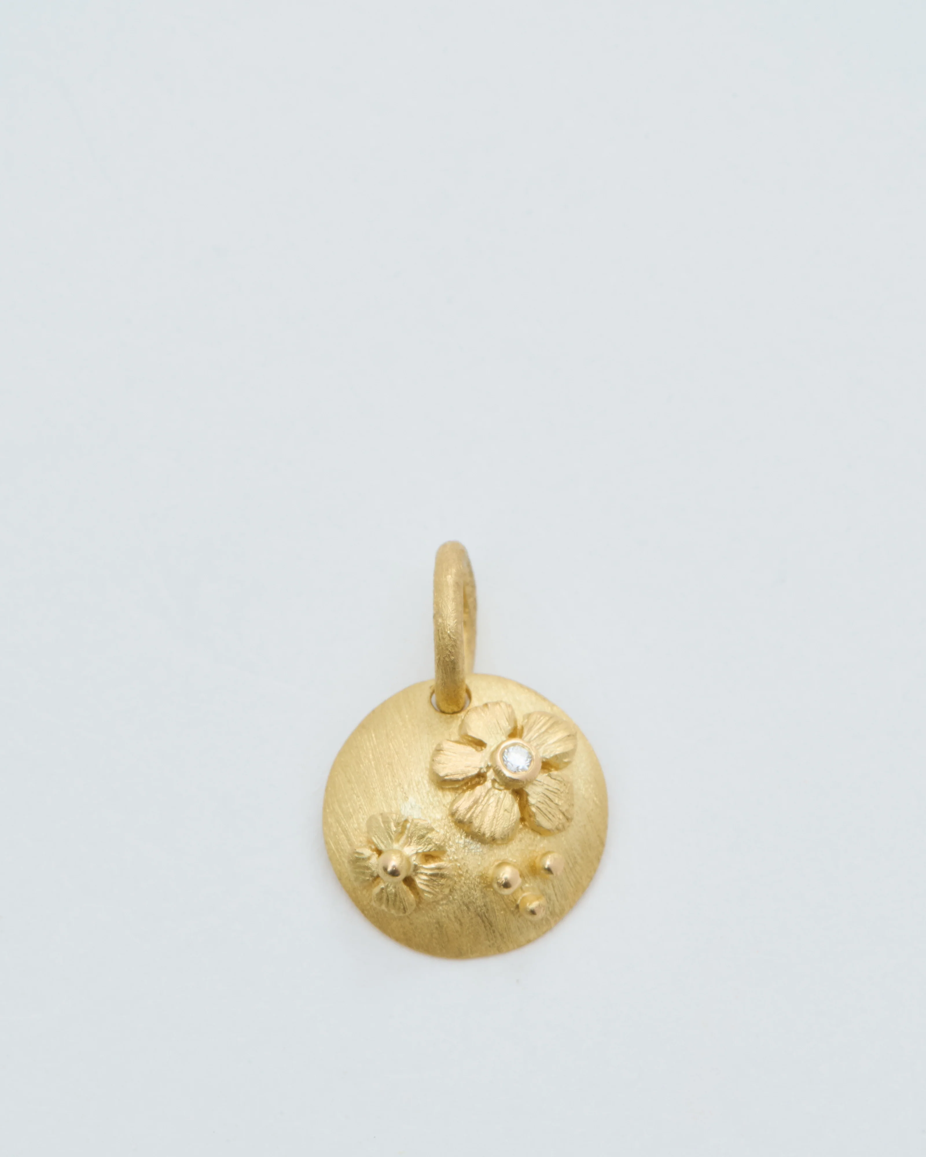 18k gold coin pendant with flowers - Image 3