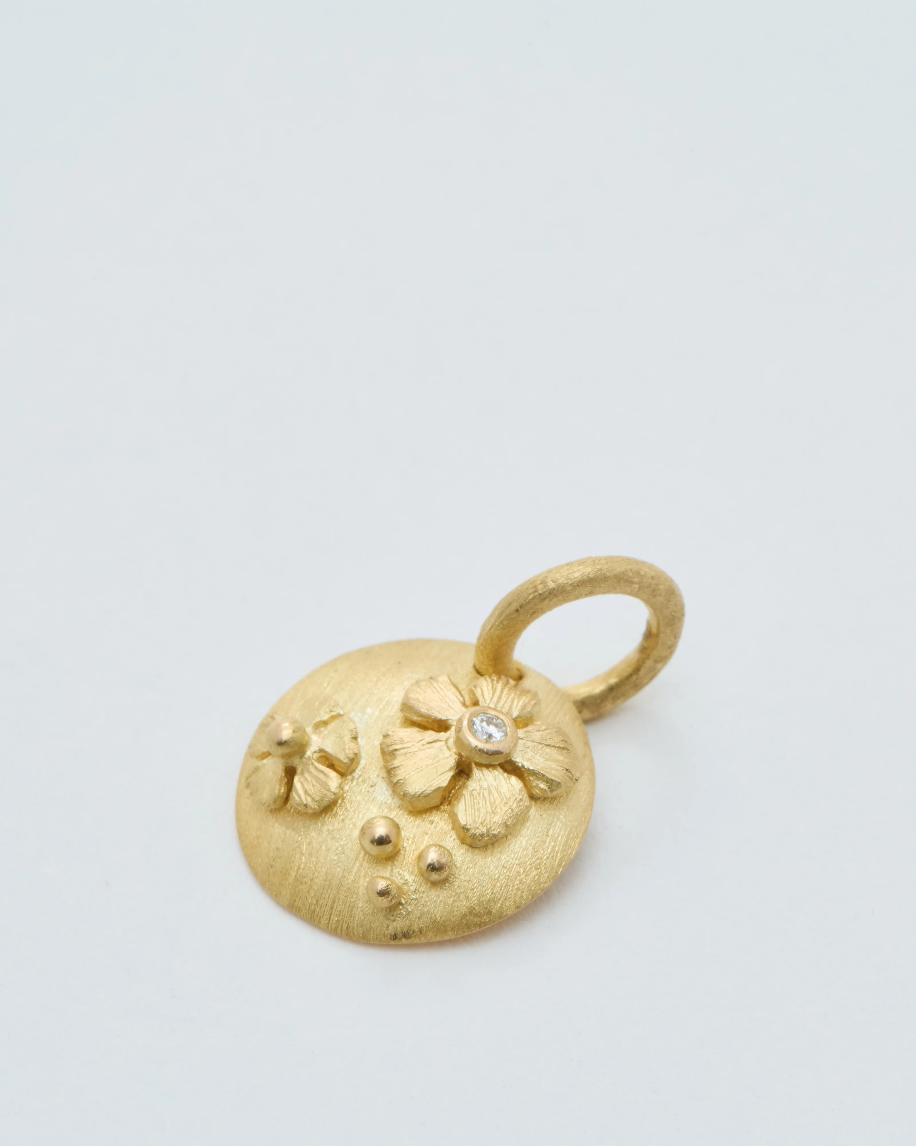 18k gold coin pendant with flowers - Image 5