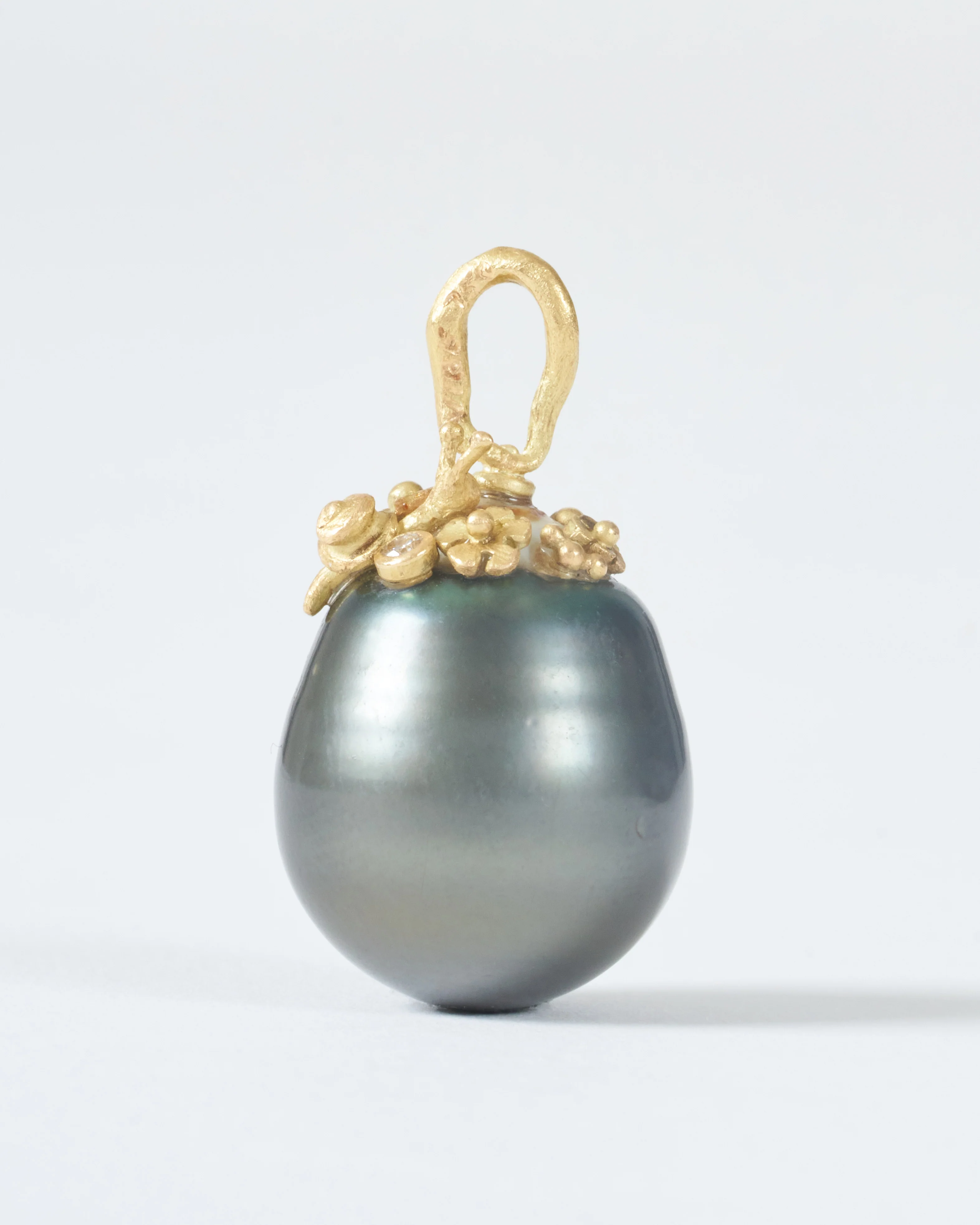 18k gold tahiti pearl pendant