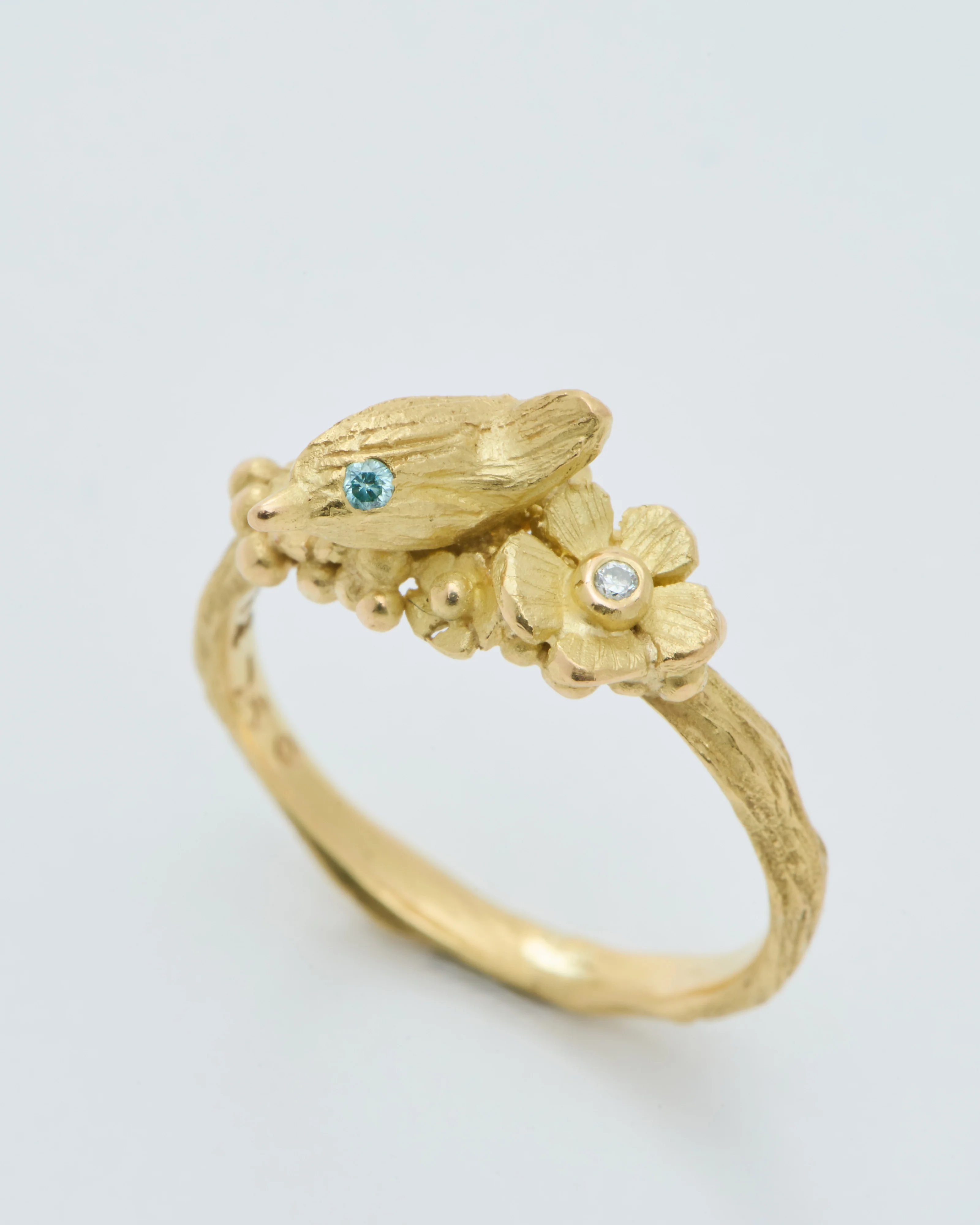 18k gold ring with bird - Image 6