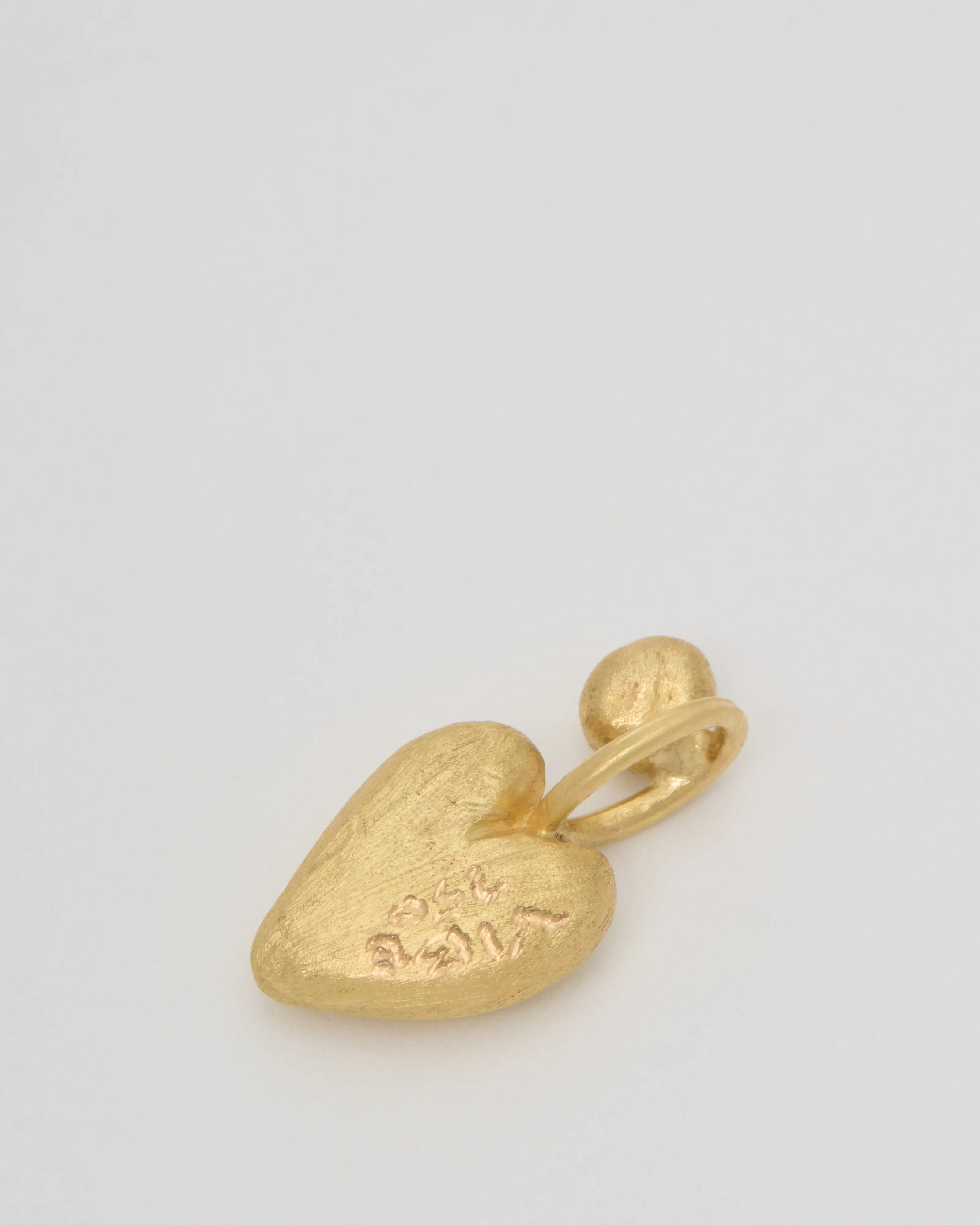 gold heart pendant - Image 4