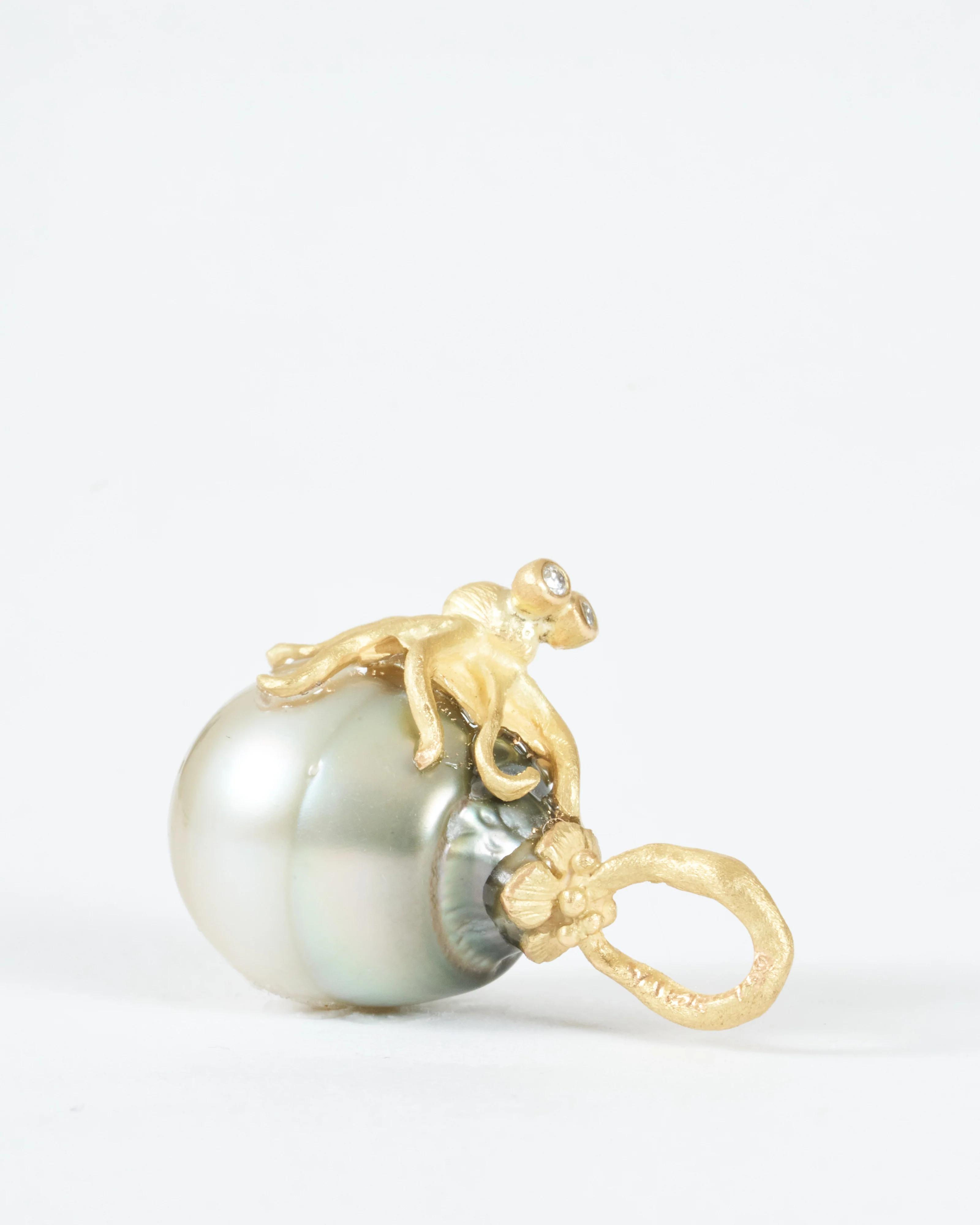 grey tahitian pearl with octopus - Image 5
