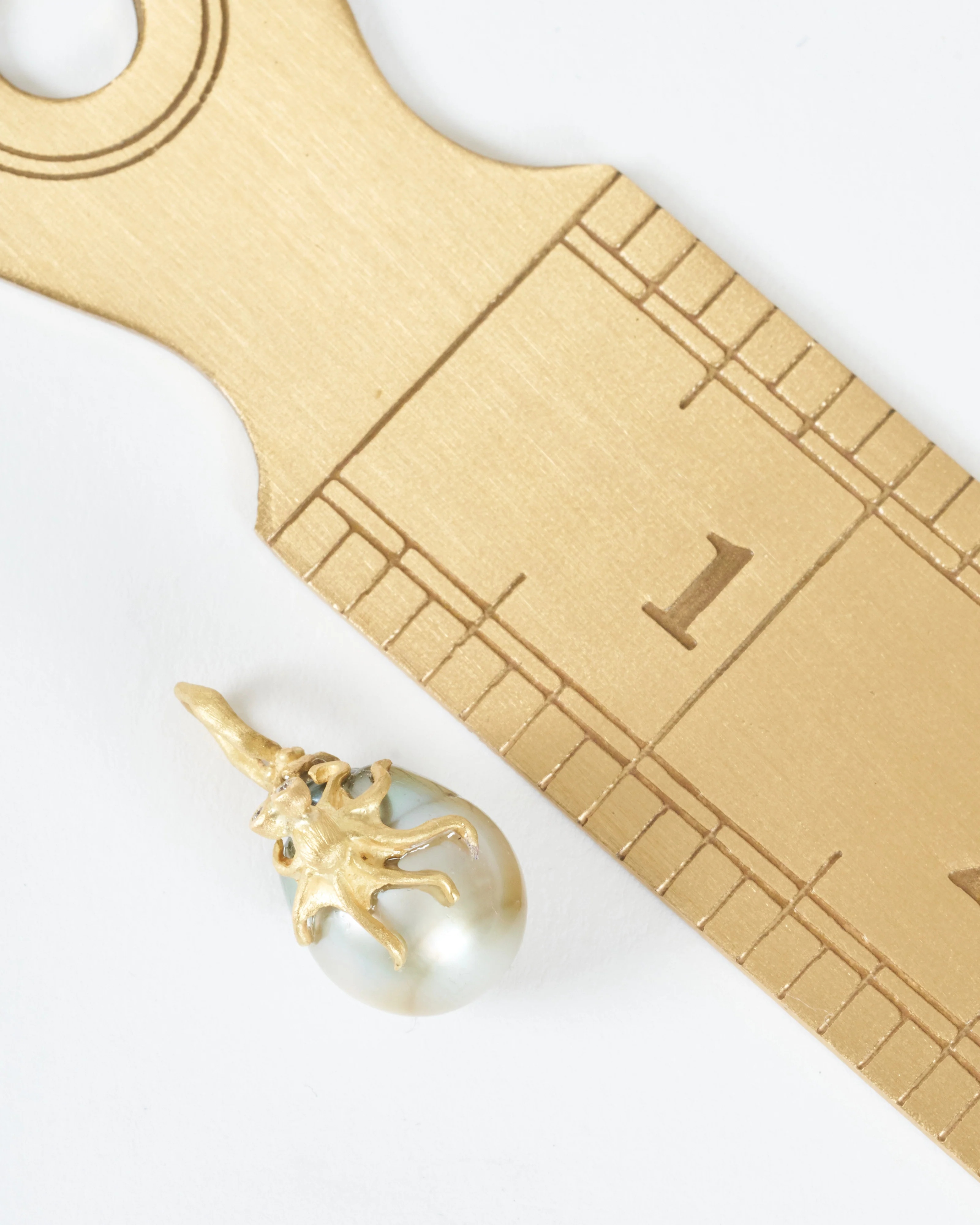 grey tahitian pearl with octopus - Image 7