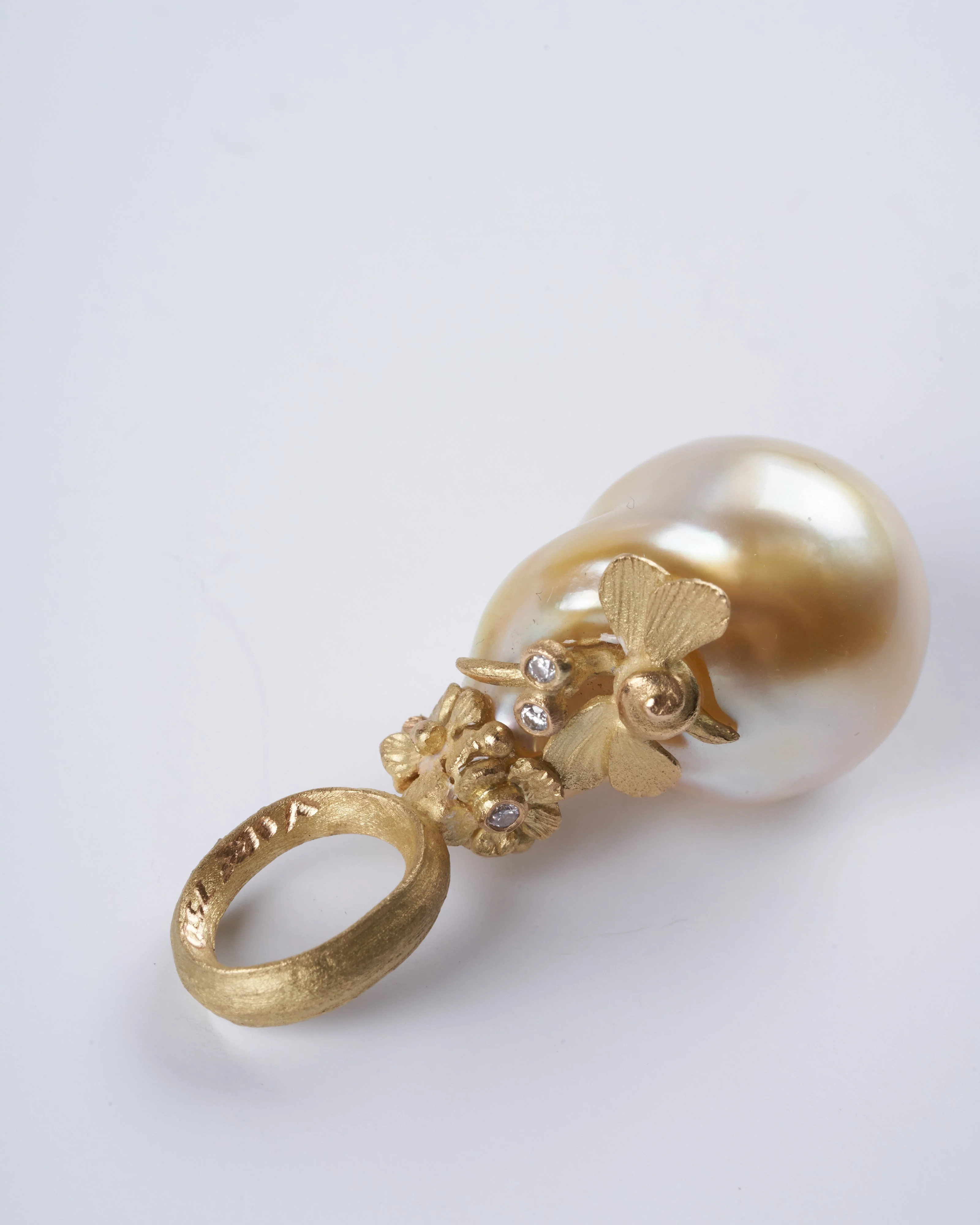 large gold south sea pearl with 18k gold hummingbird with diamonds - gold - Image 2