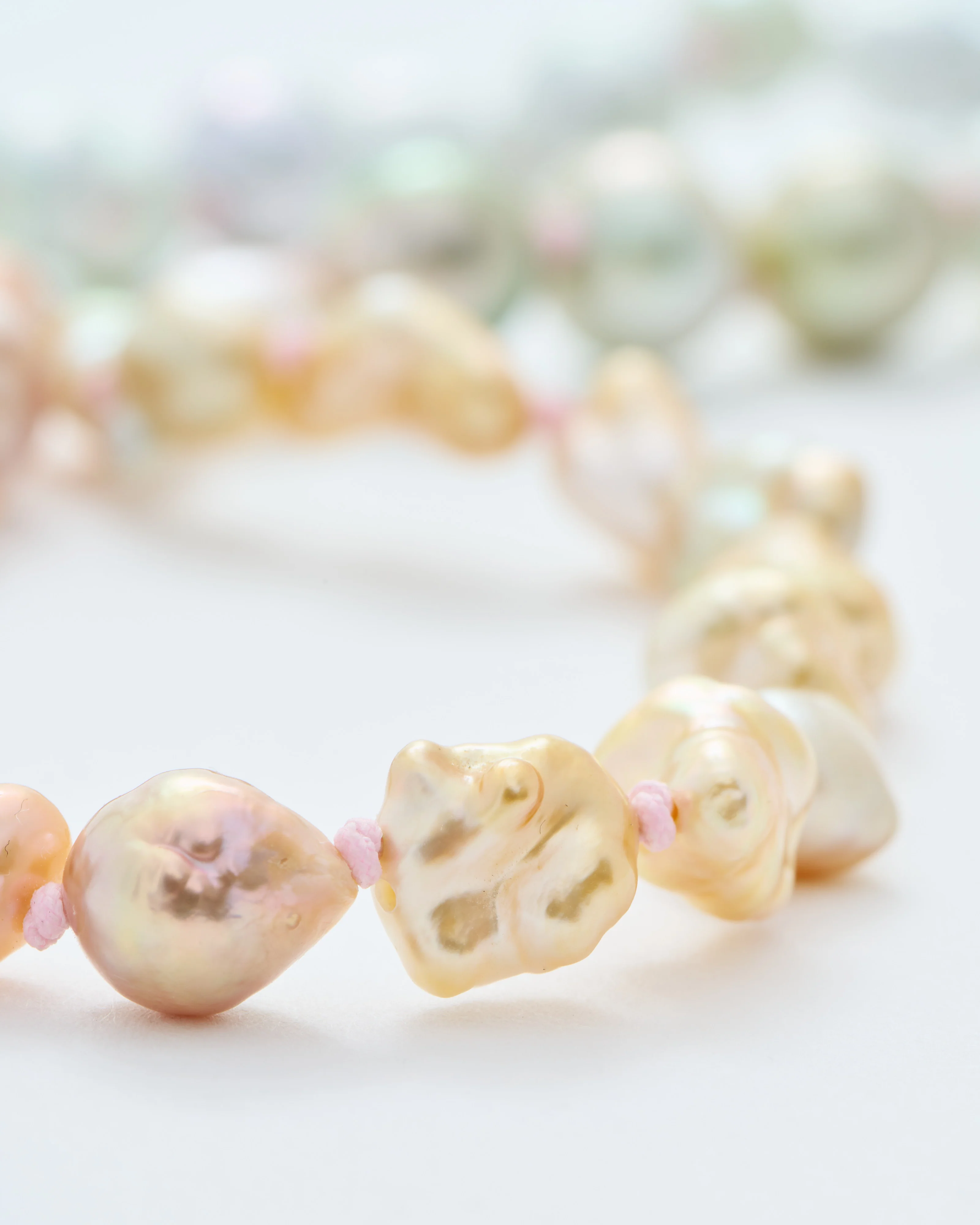 mixed pearl necklace with flower and diamonds - Image 5