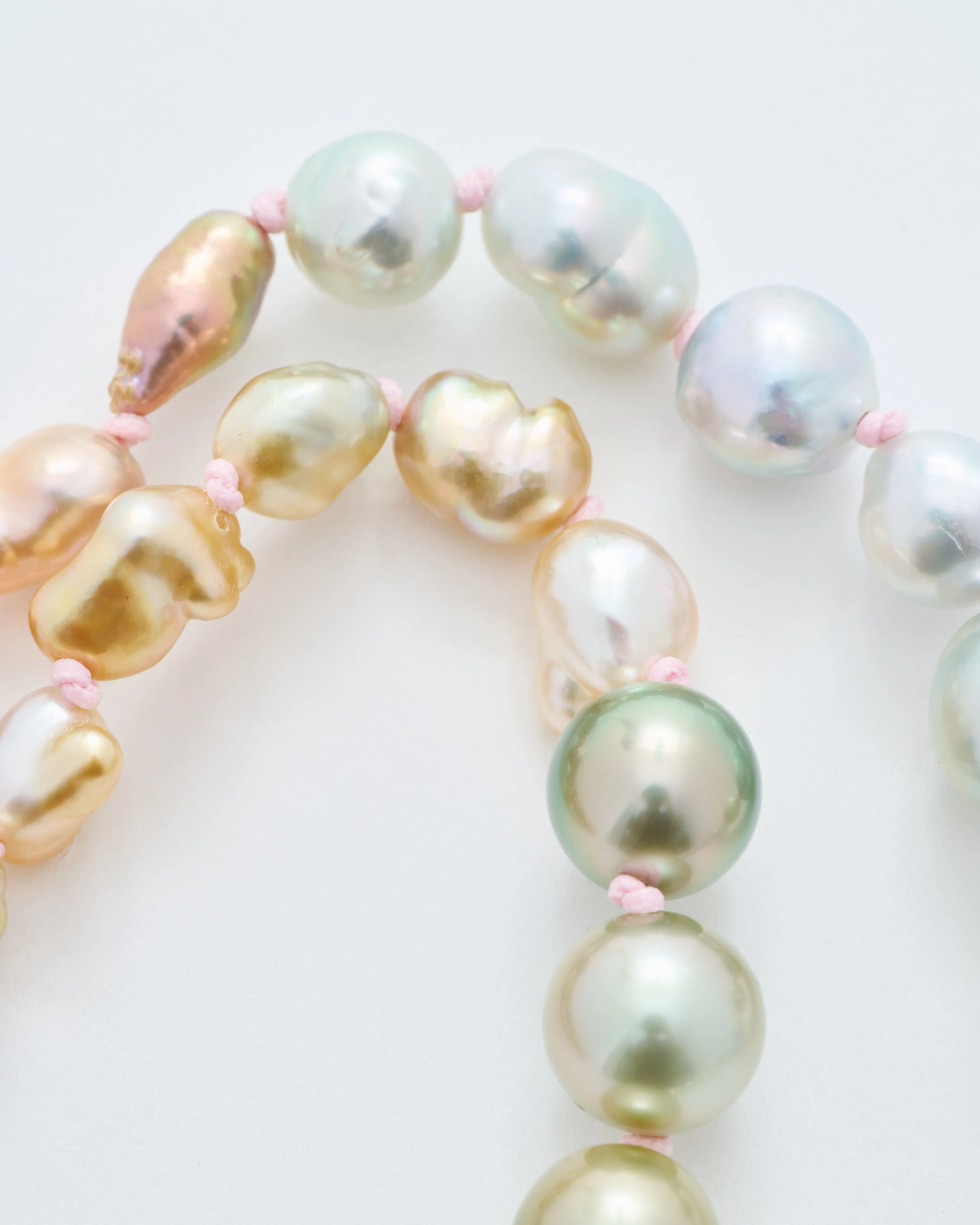 mixed pearl necklace with flower and diamonds - Image 6