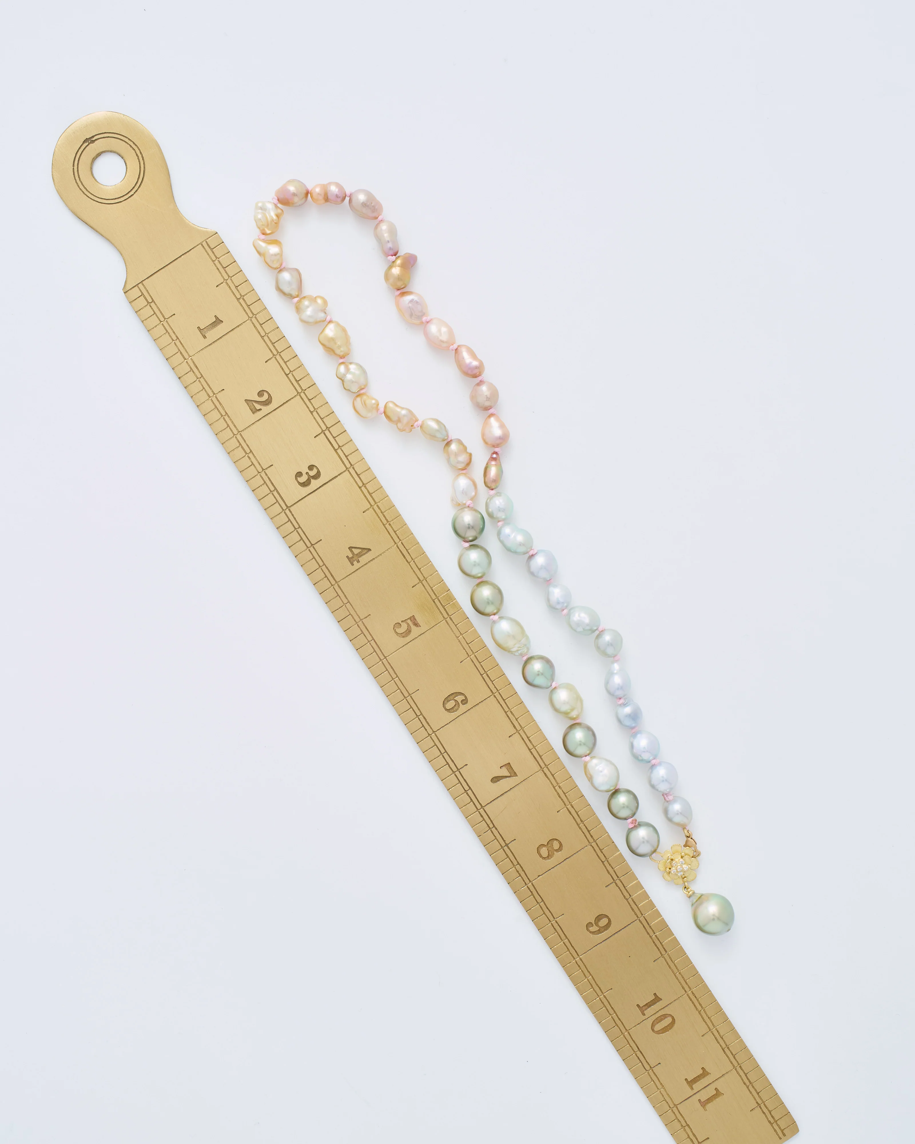 mixed pearl necklace with flower and diamonds - Image 9