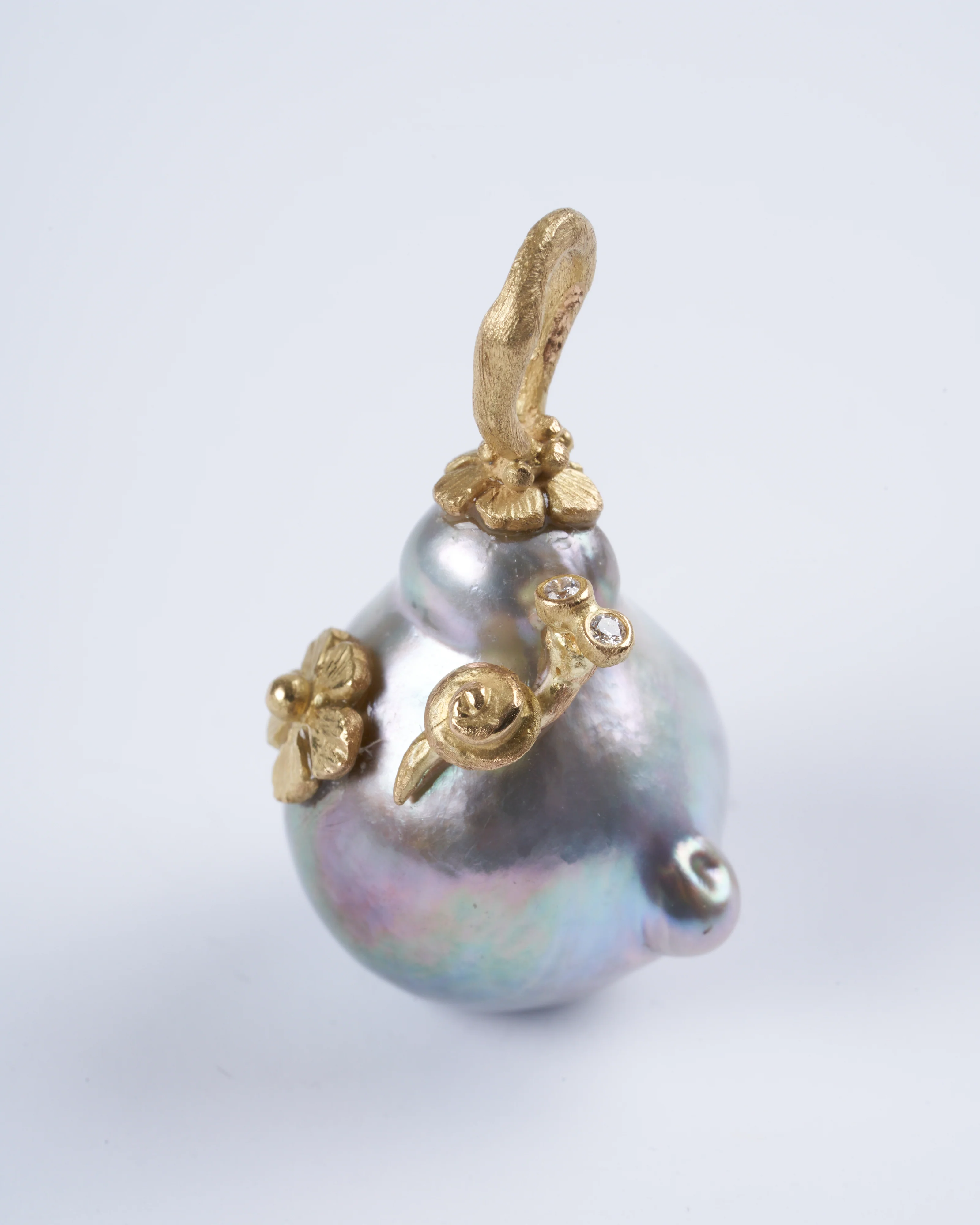 tahitian pearl pendant with 18k yellow gold and diamond details - gold - Image 2