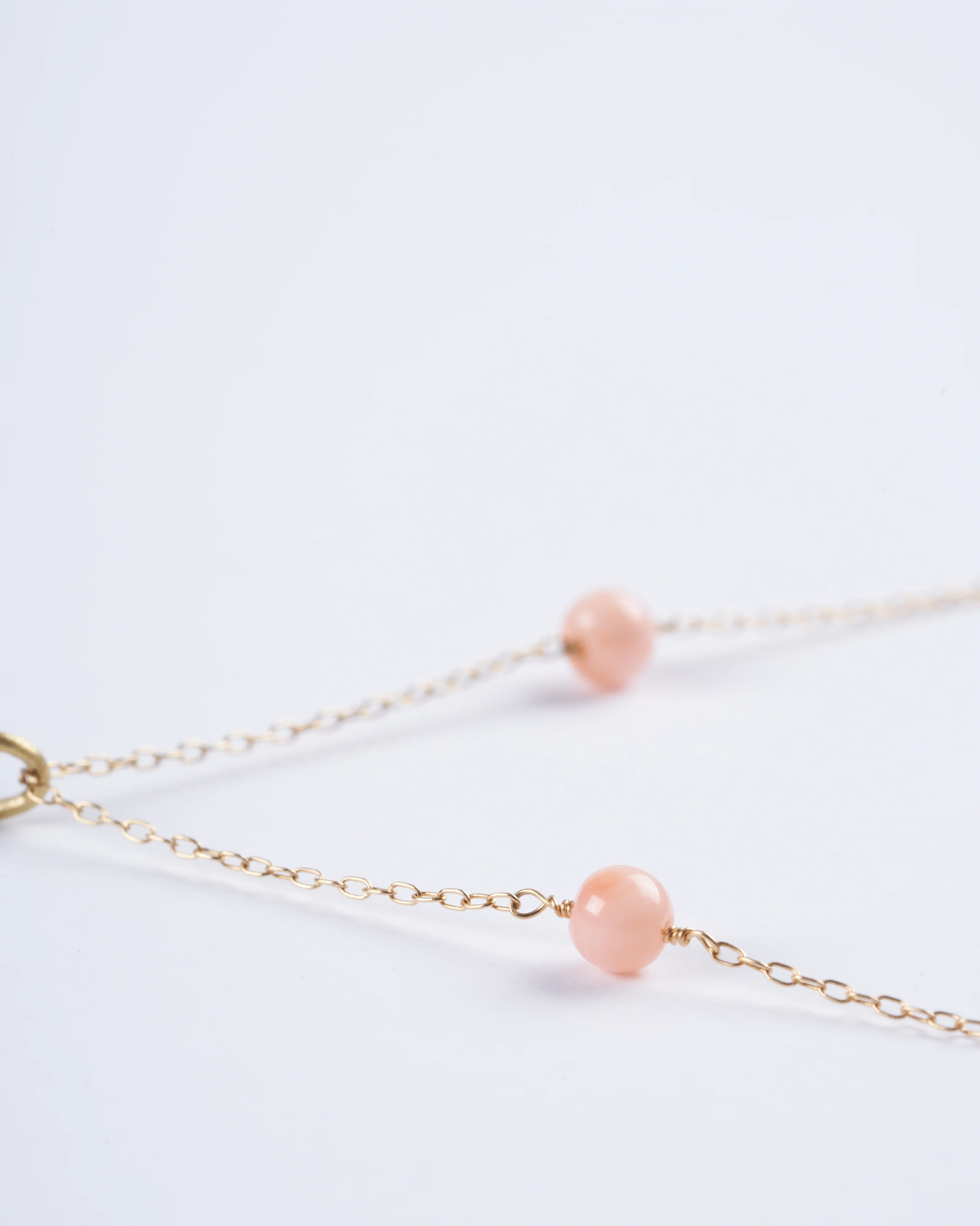 18k yellow gold pendant necklace with coral beads - gold - Image 3
