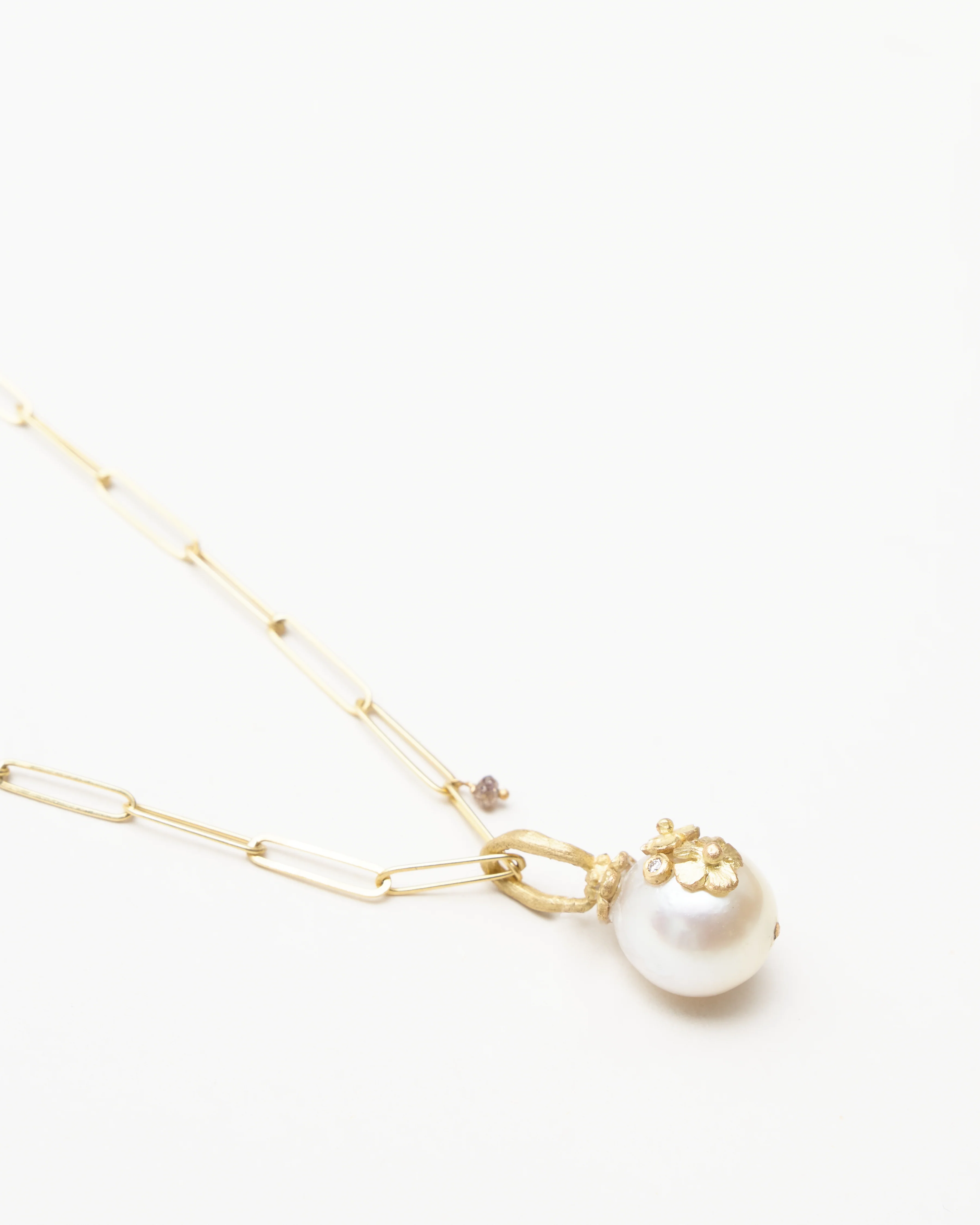 pearl pendant with flowers and diamond - Image 2