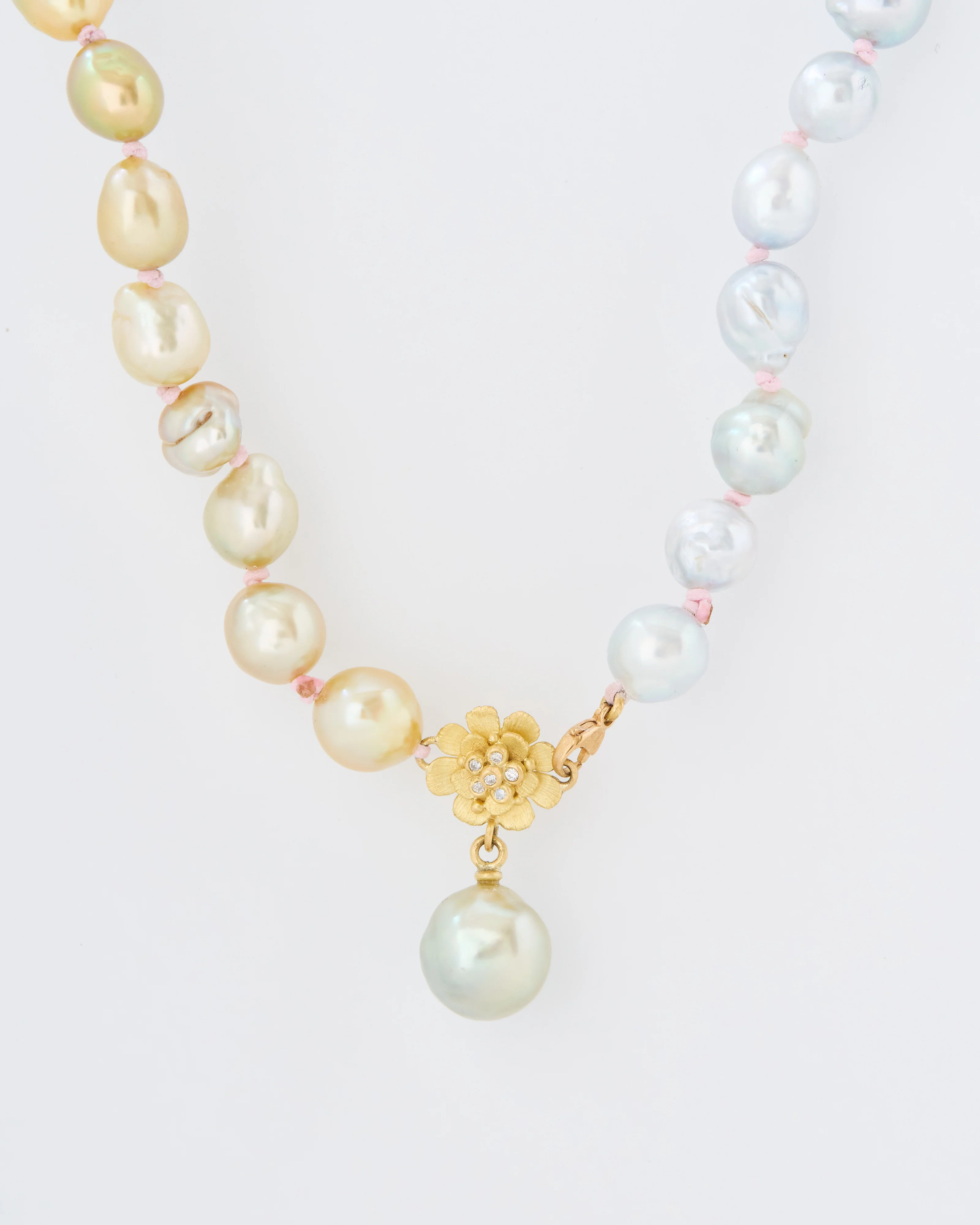 pearl necklace with flower and diamonds - Image 2