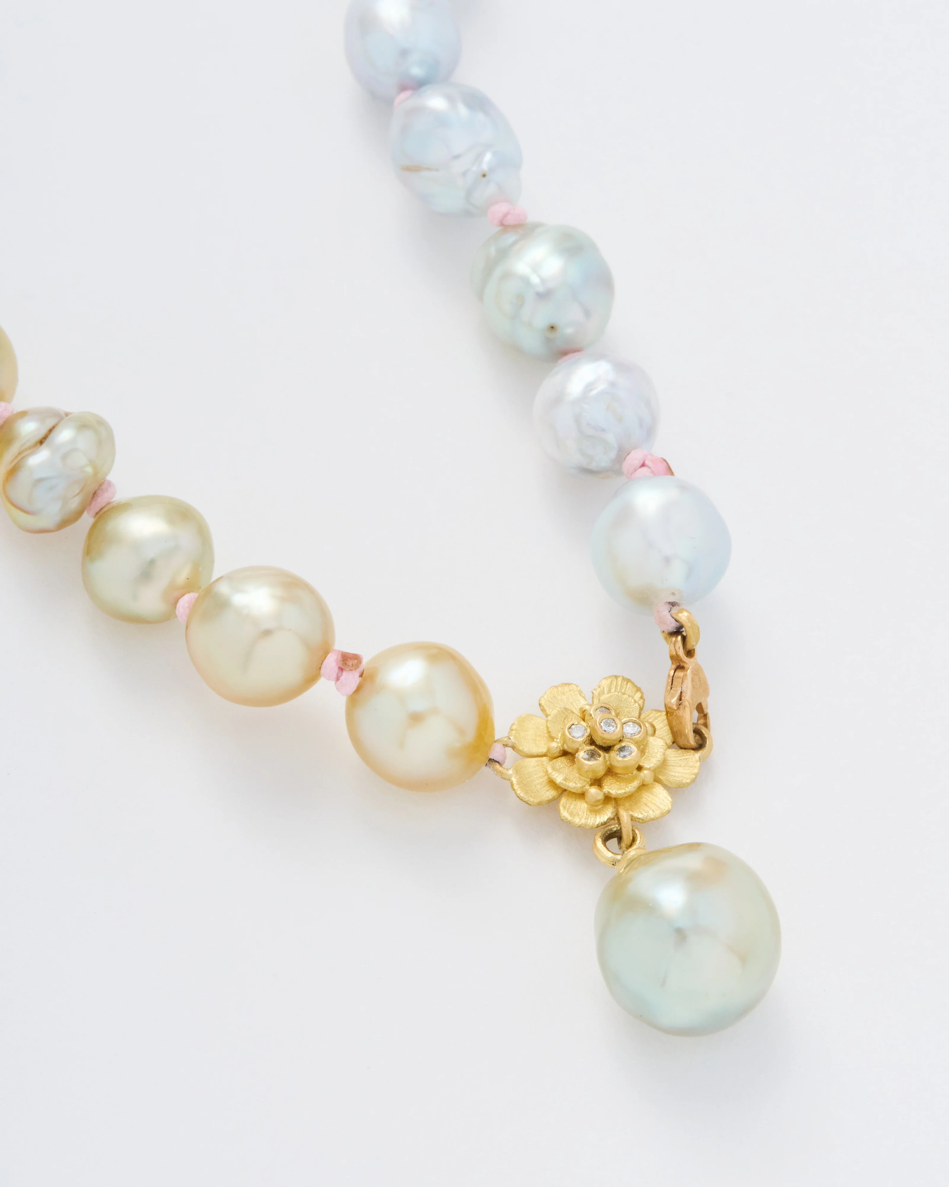 pearl necklace with flower and diamonds - Image 4