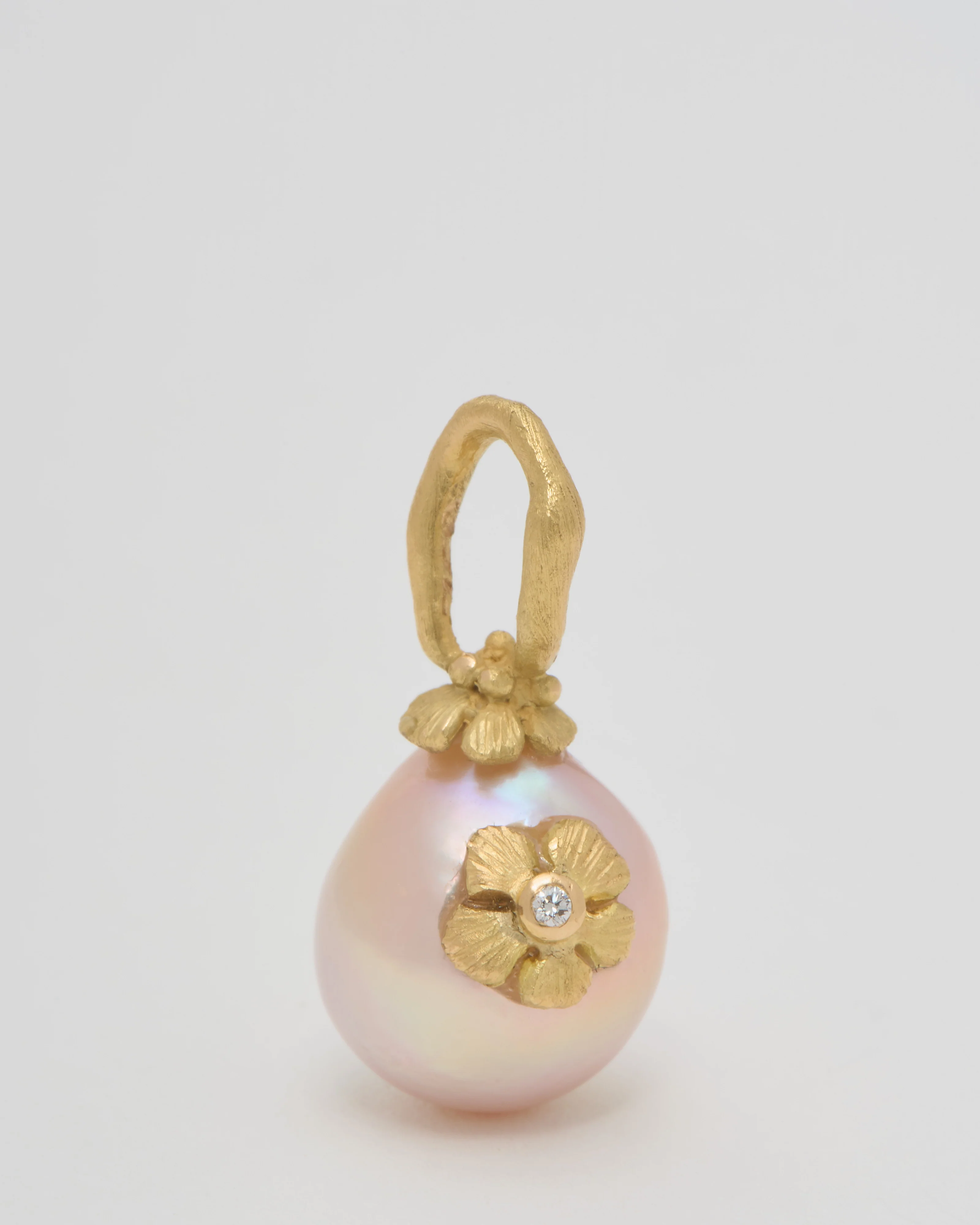 pink fresh water pearl pendant with flower - Image 3