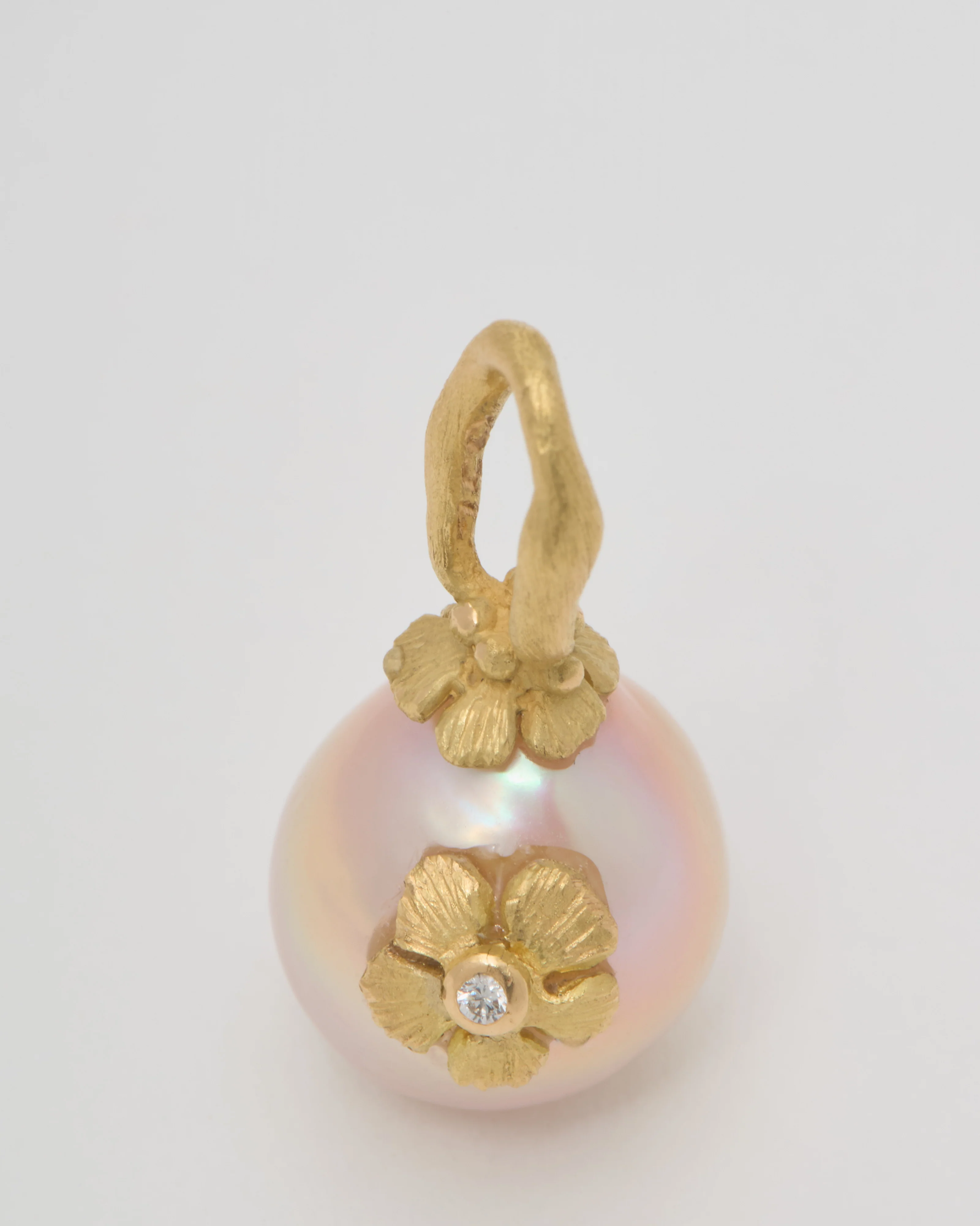 pink fresh water pearl pendant with flower - Image 4