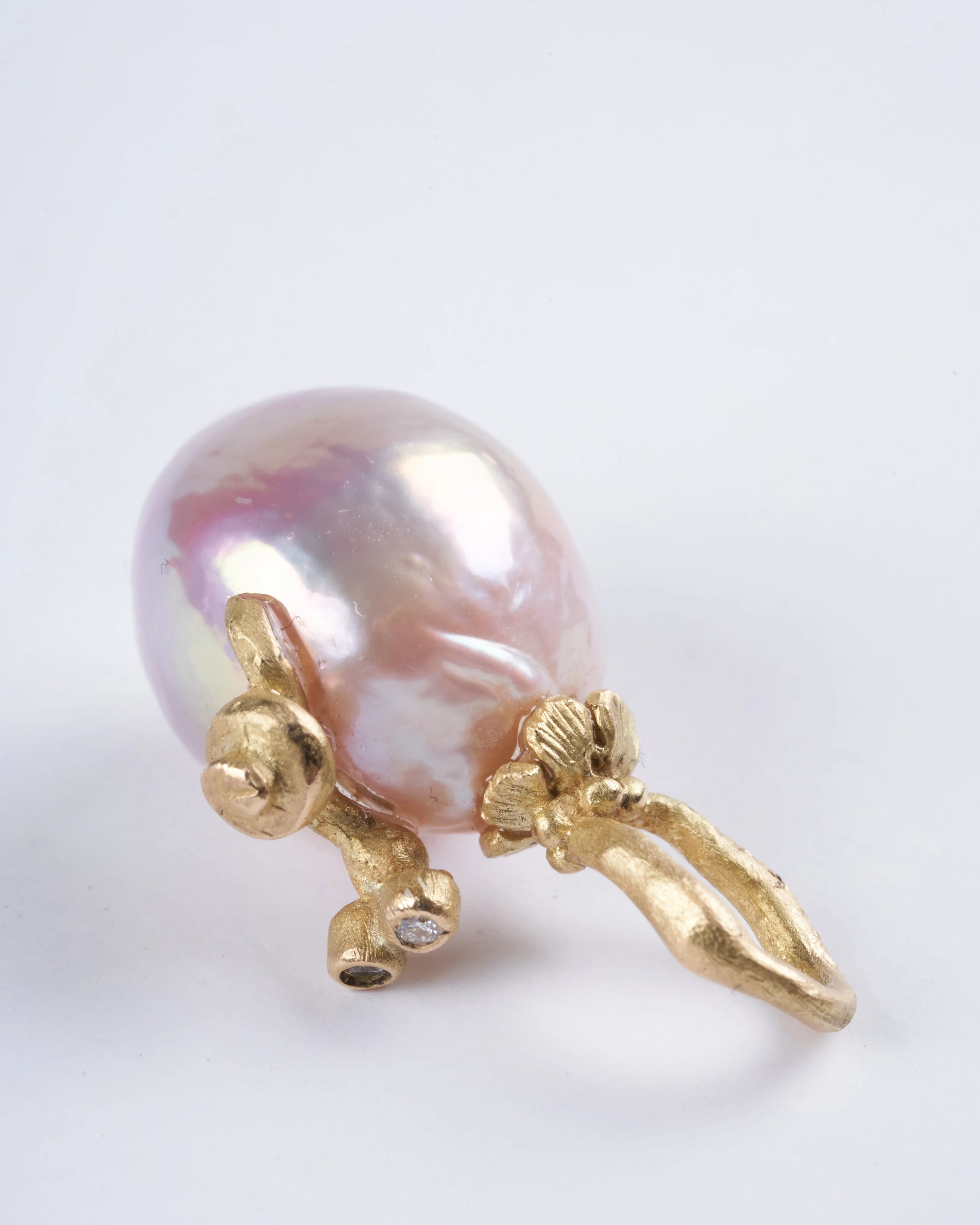 pink south sea pearl with 18k snail w/diamond eyes - pink - Image 5