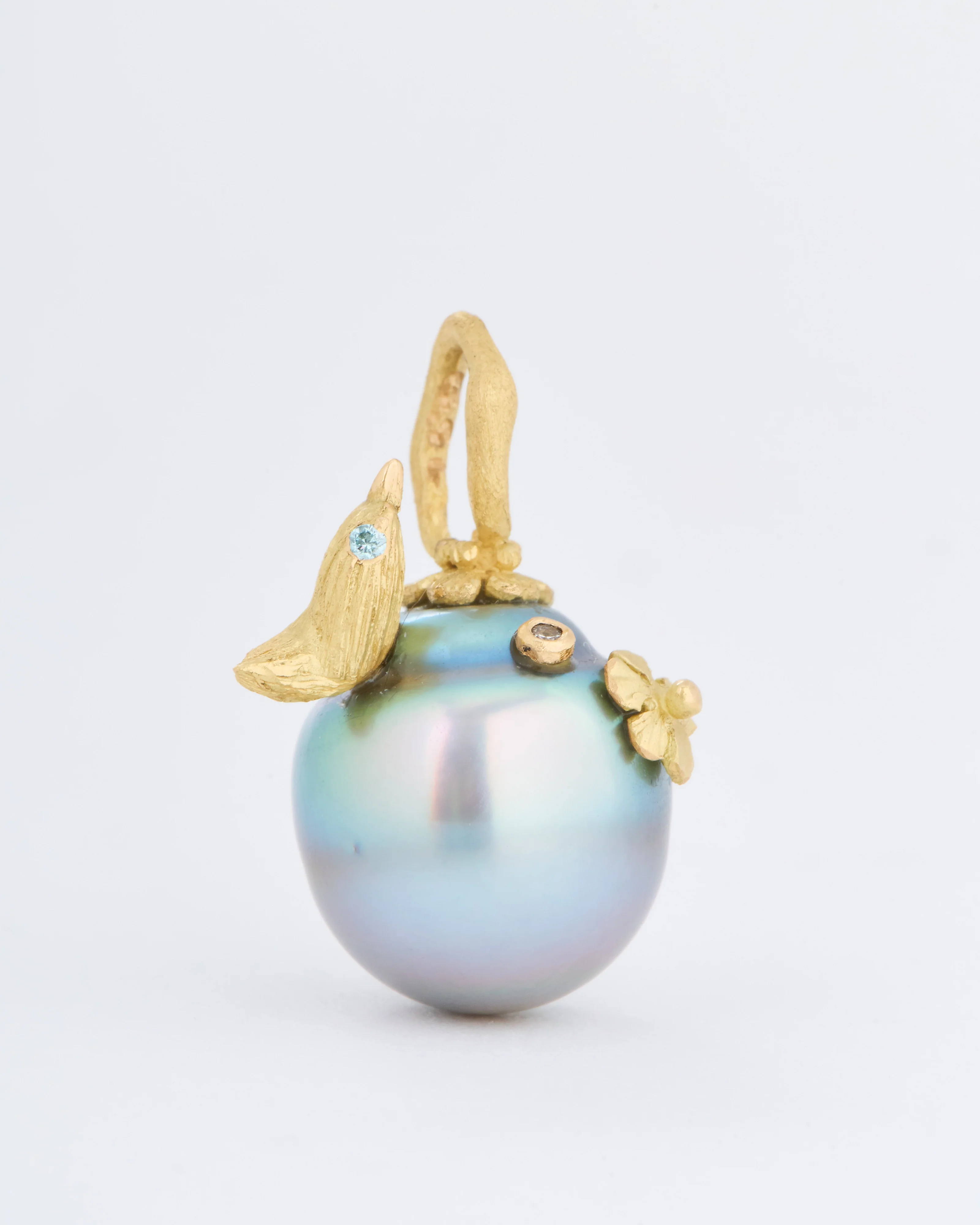 small tahitian pearl pendant with bird - Image 4