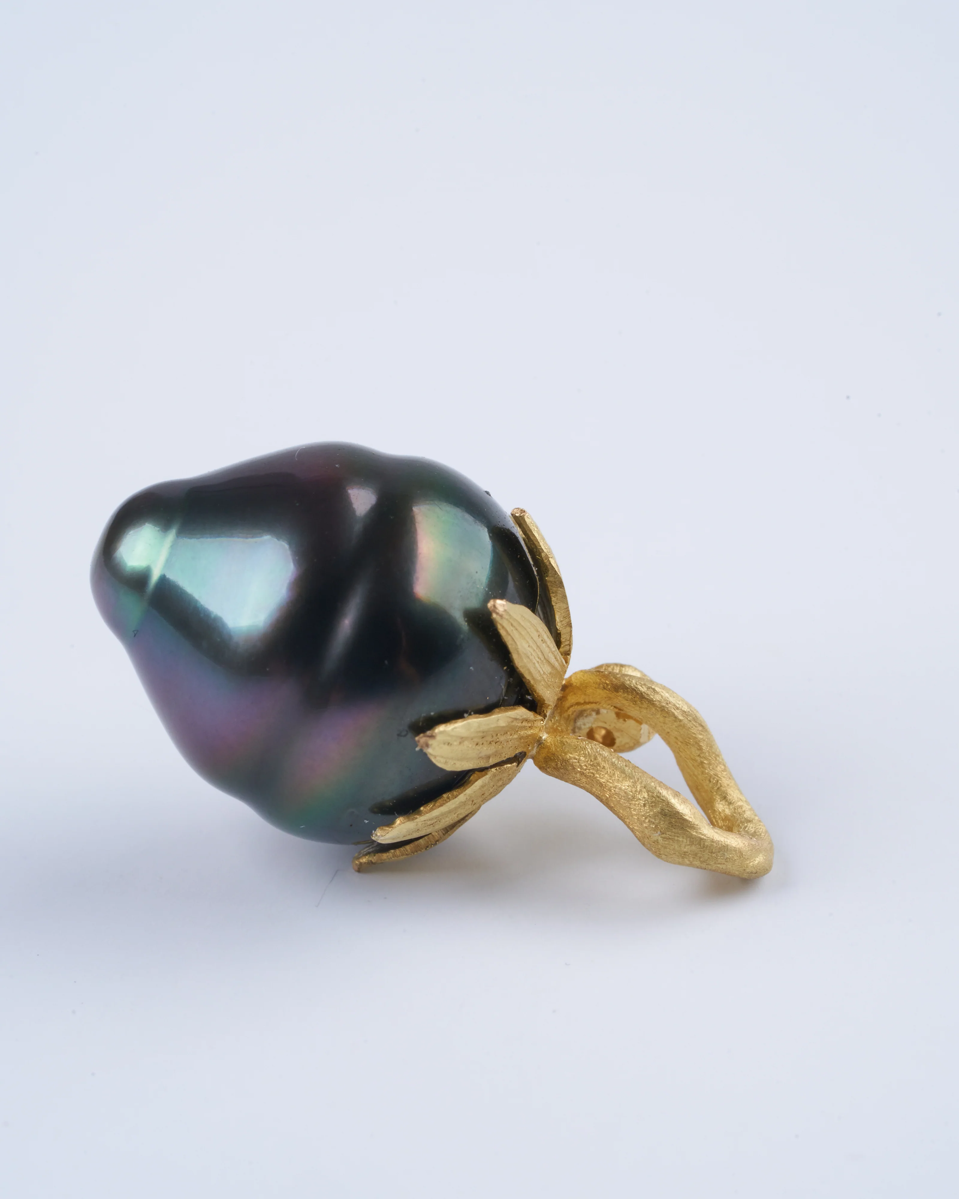 strawberry pearl - green / gold - Image 5