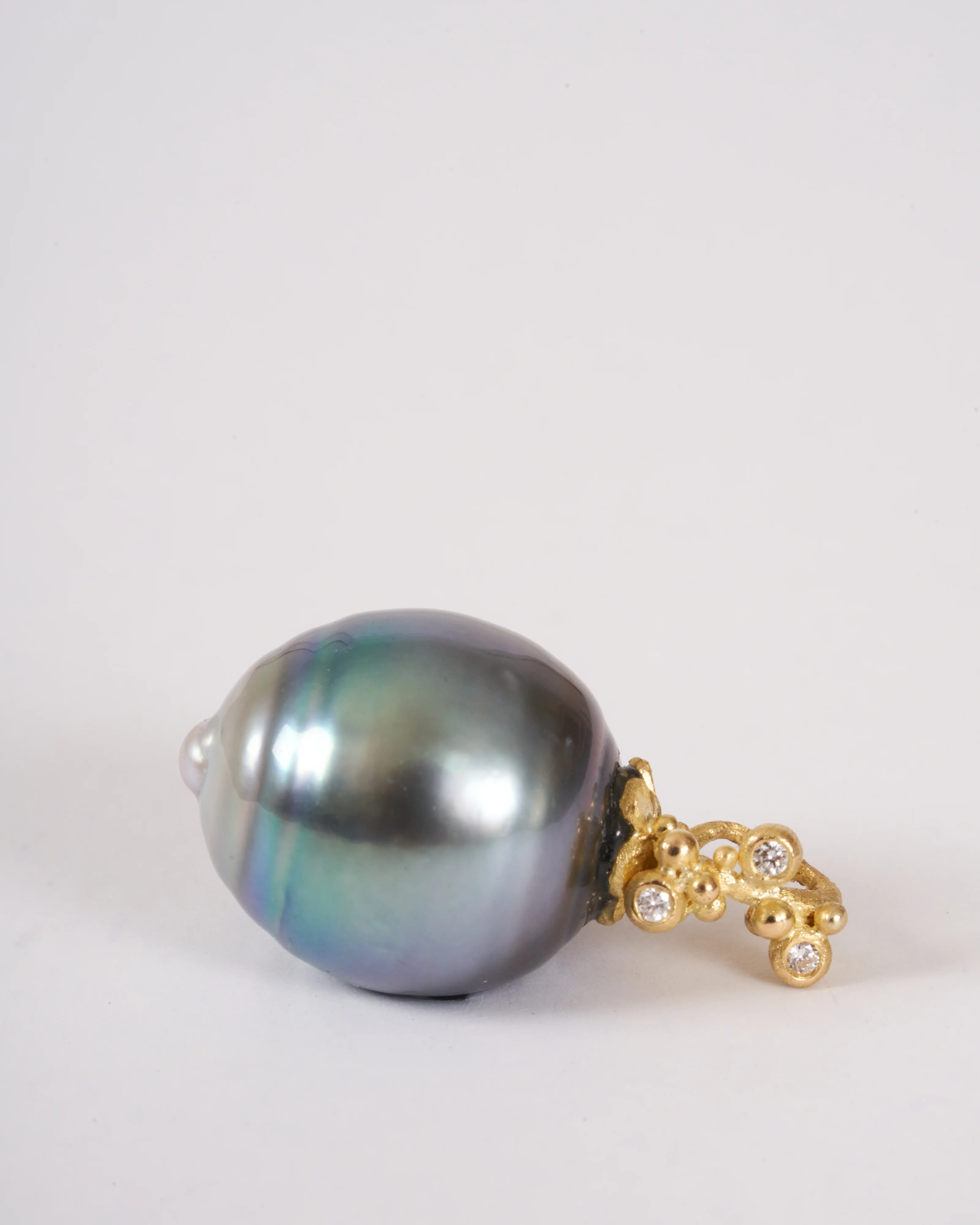 tahitain pearlwith cluster of diamonds- blue/gold - Image 2